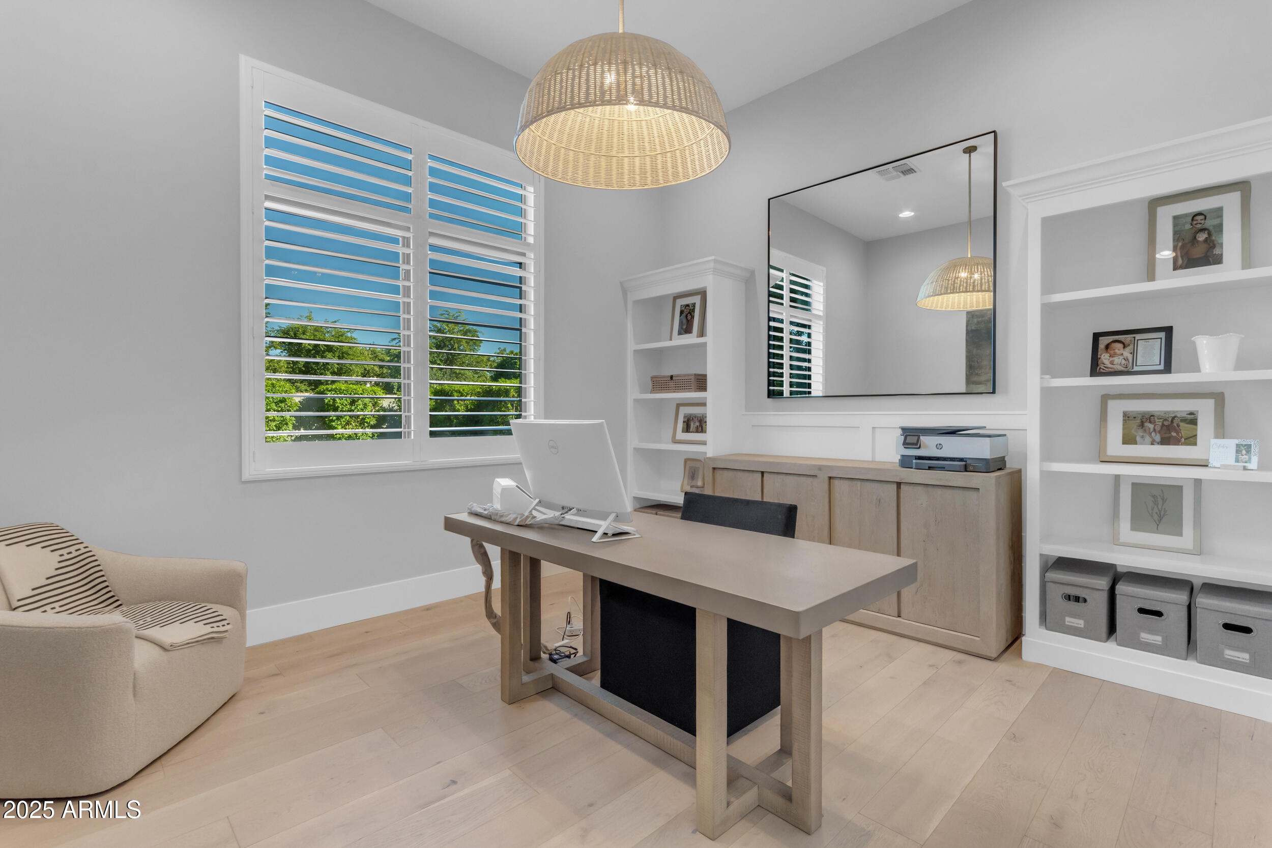 2580 E COUNTRY SHADOWS Street