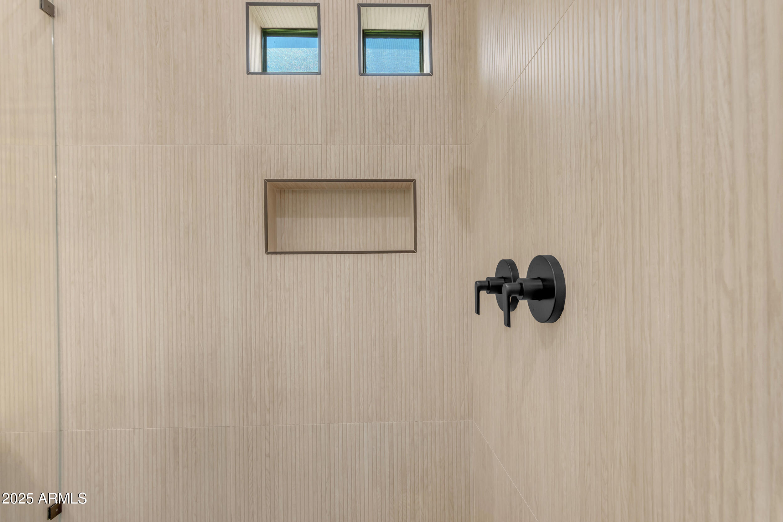 2580 E COUNTRY SHADOWS Street