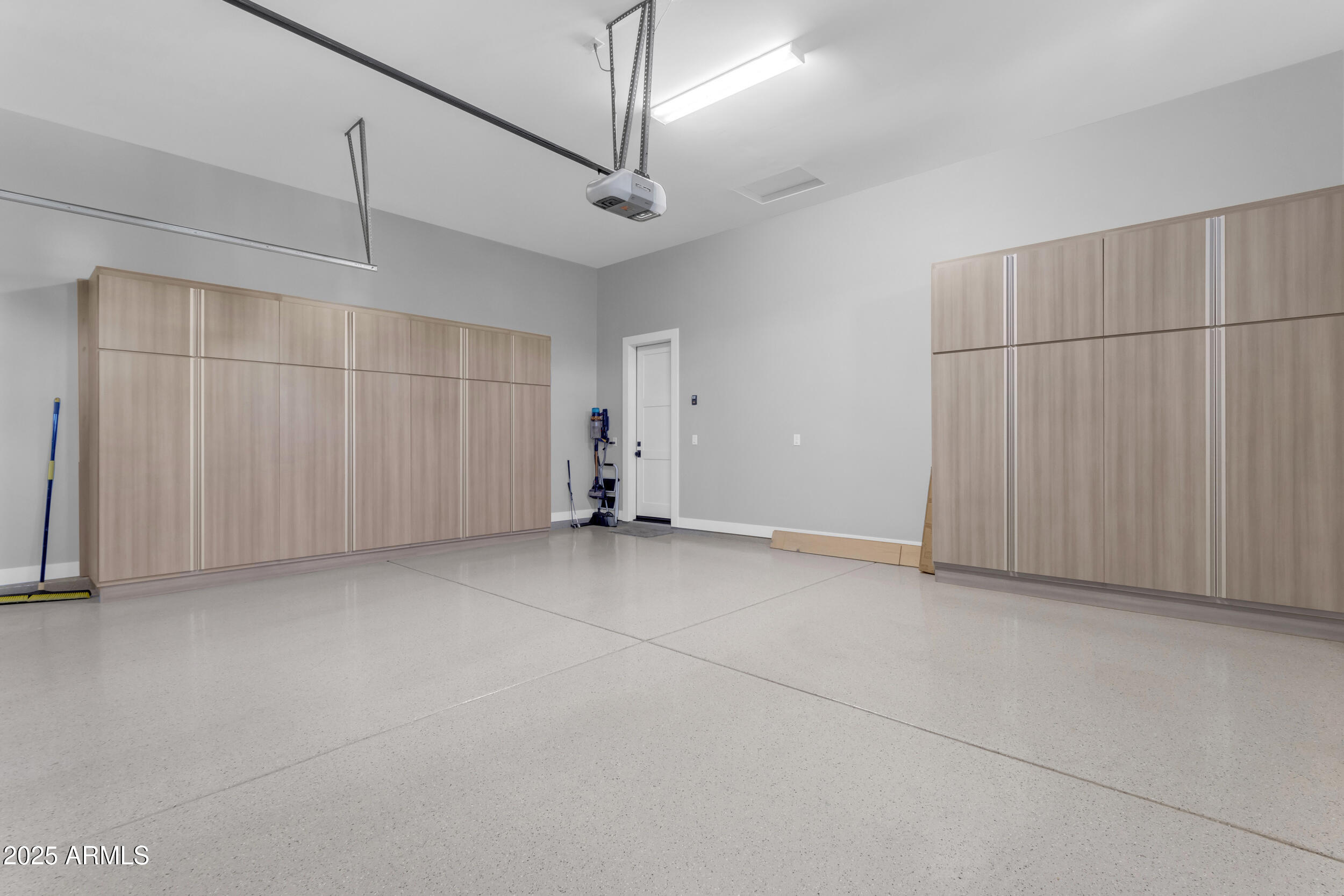 2580 E COUNTRY SHADOWS Street