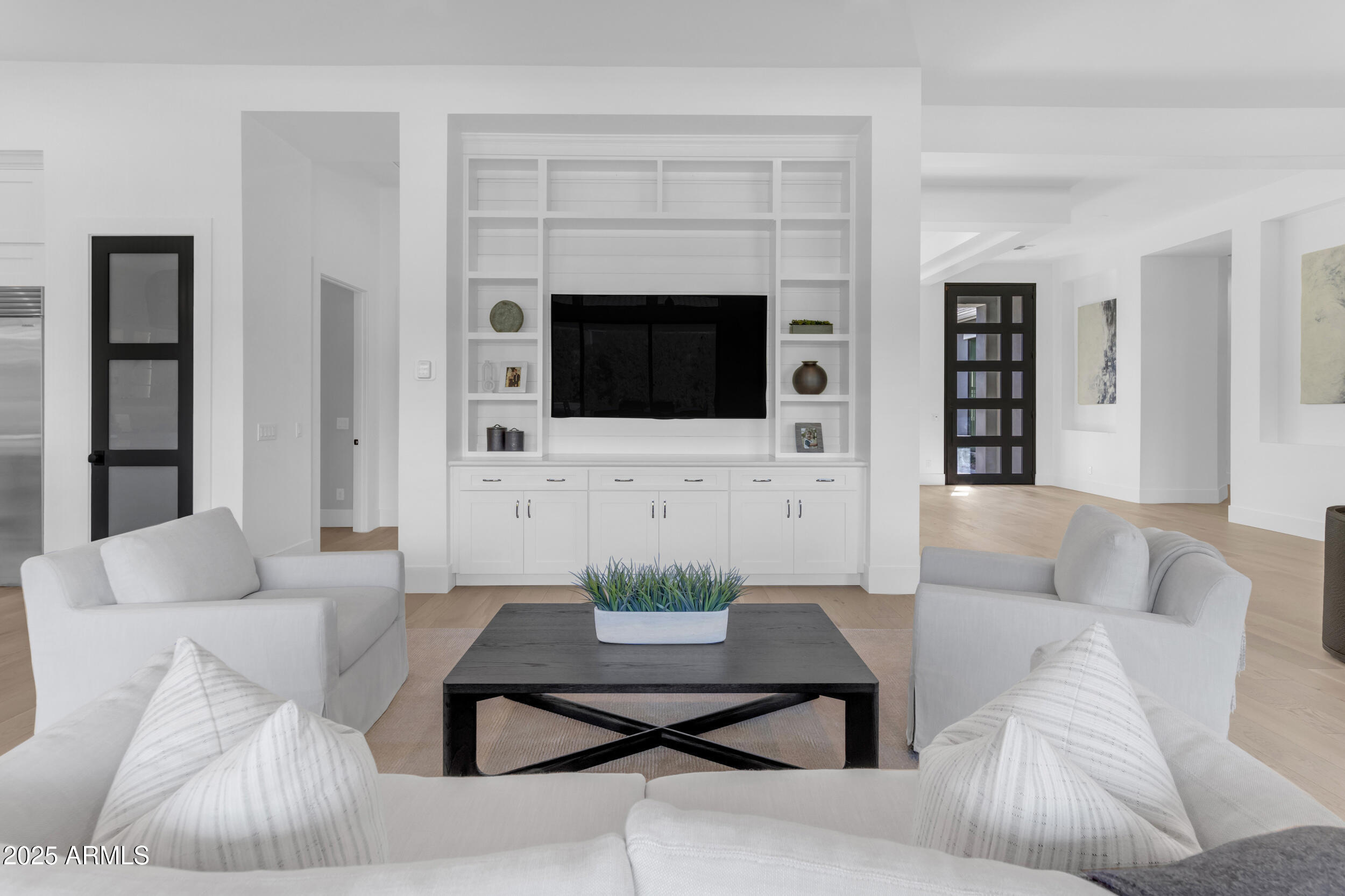 2580 E COUNTRY SHADOWS Street