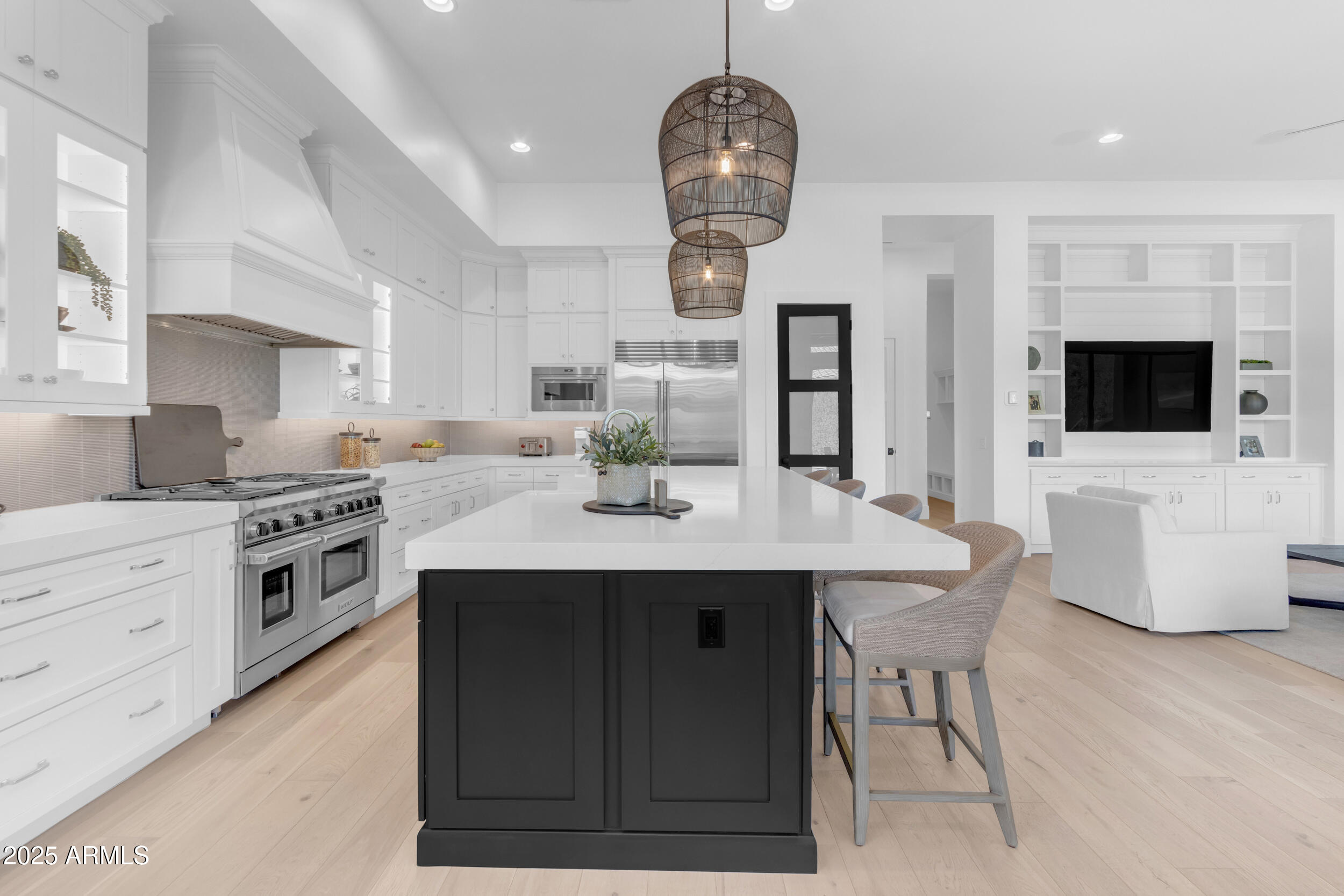 2580 E COUNTRY SHADOWS Street