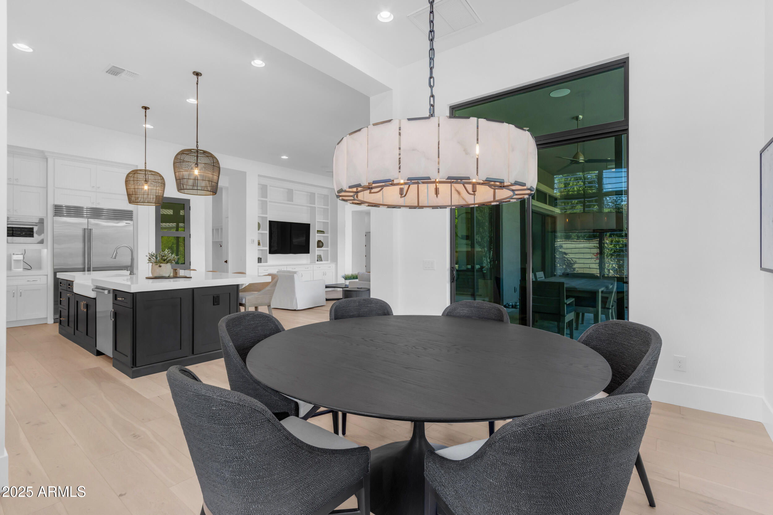 2580 E COUNTRY SHADOWS Street