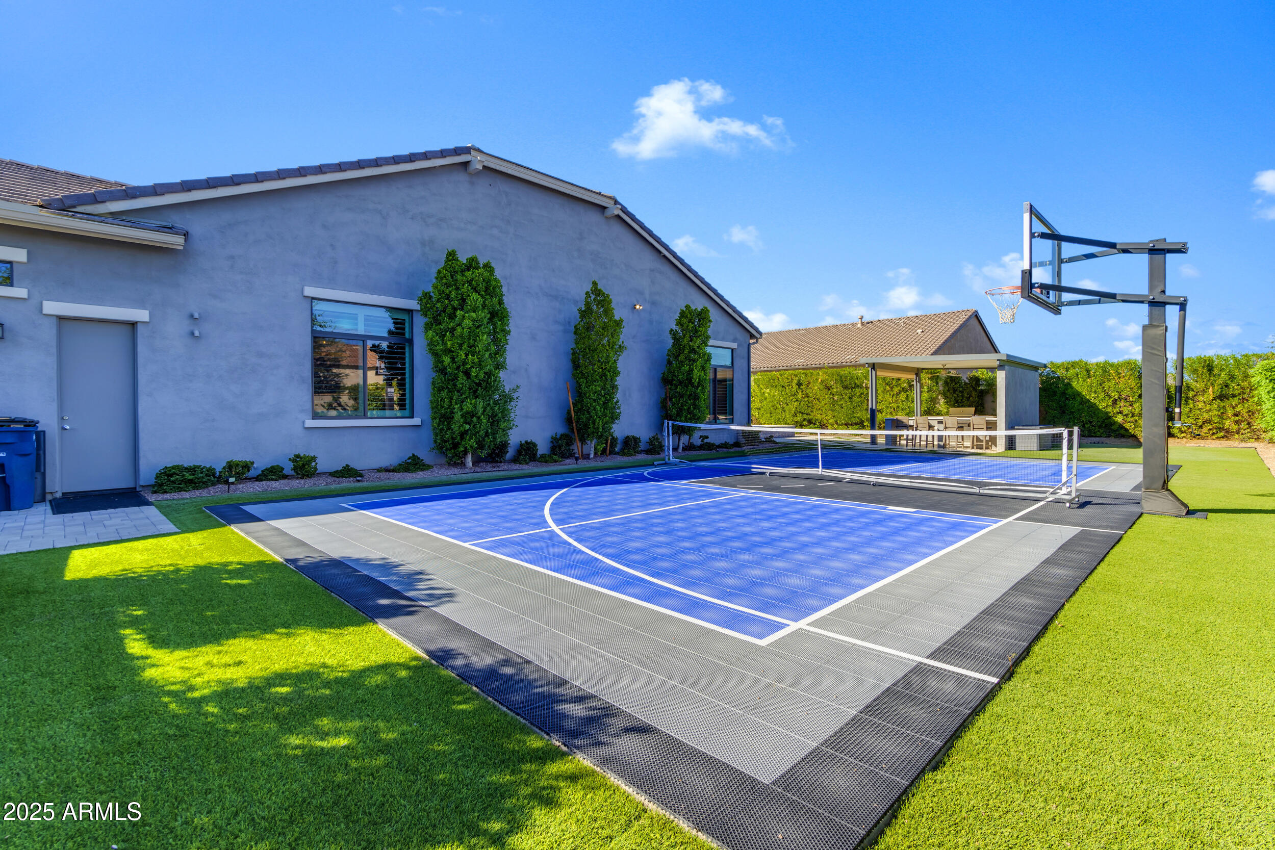 2580 E COUNTRY SHADOWS Street