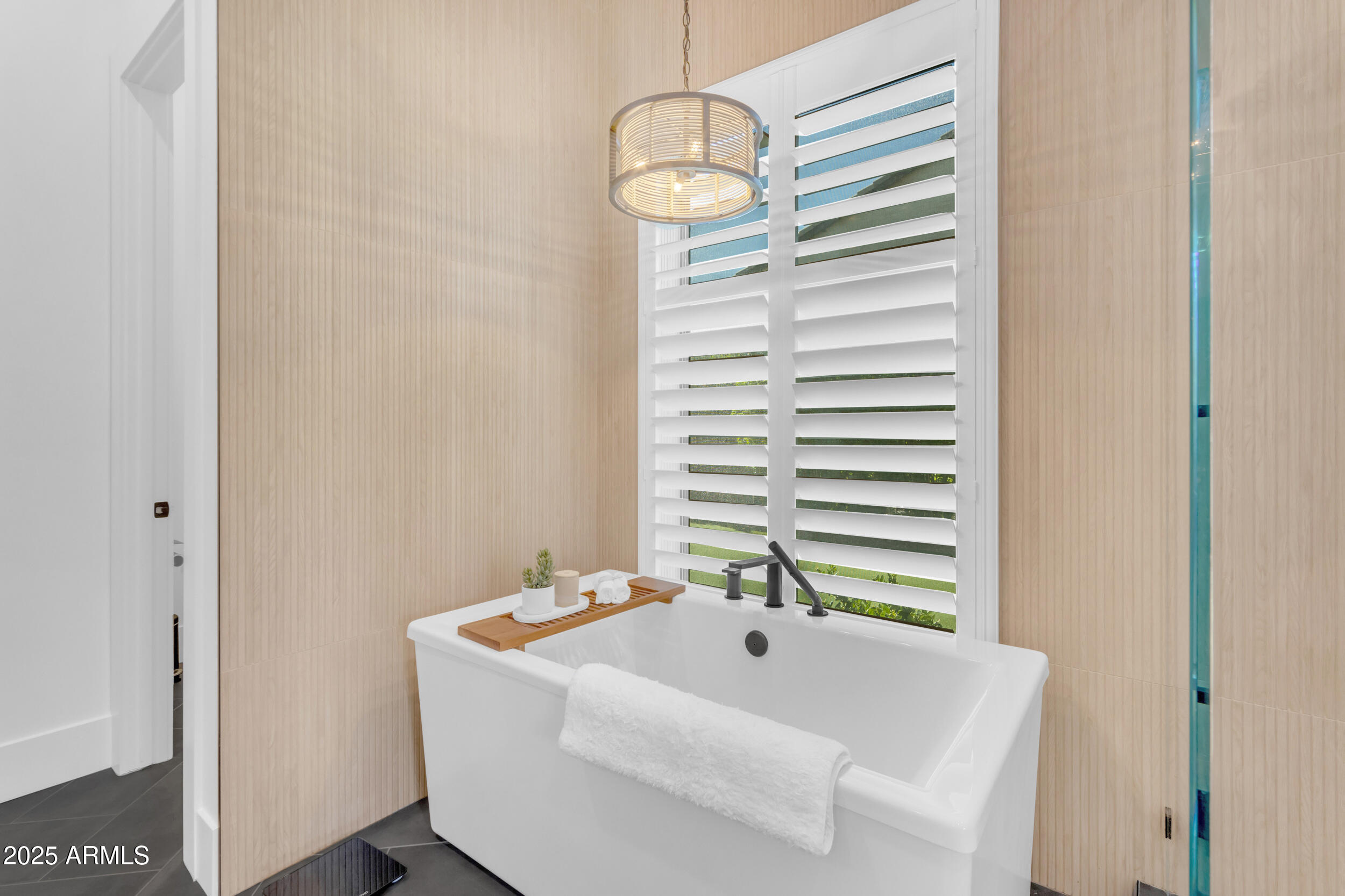 2580 E COUNTRY SHADOWS Street