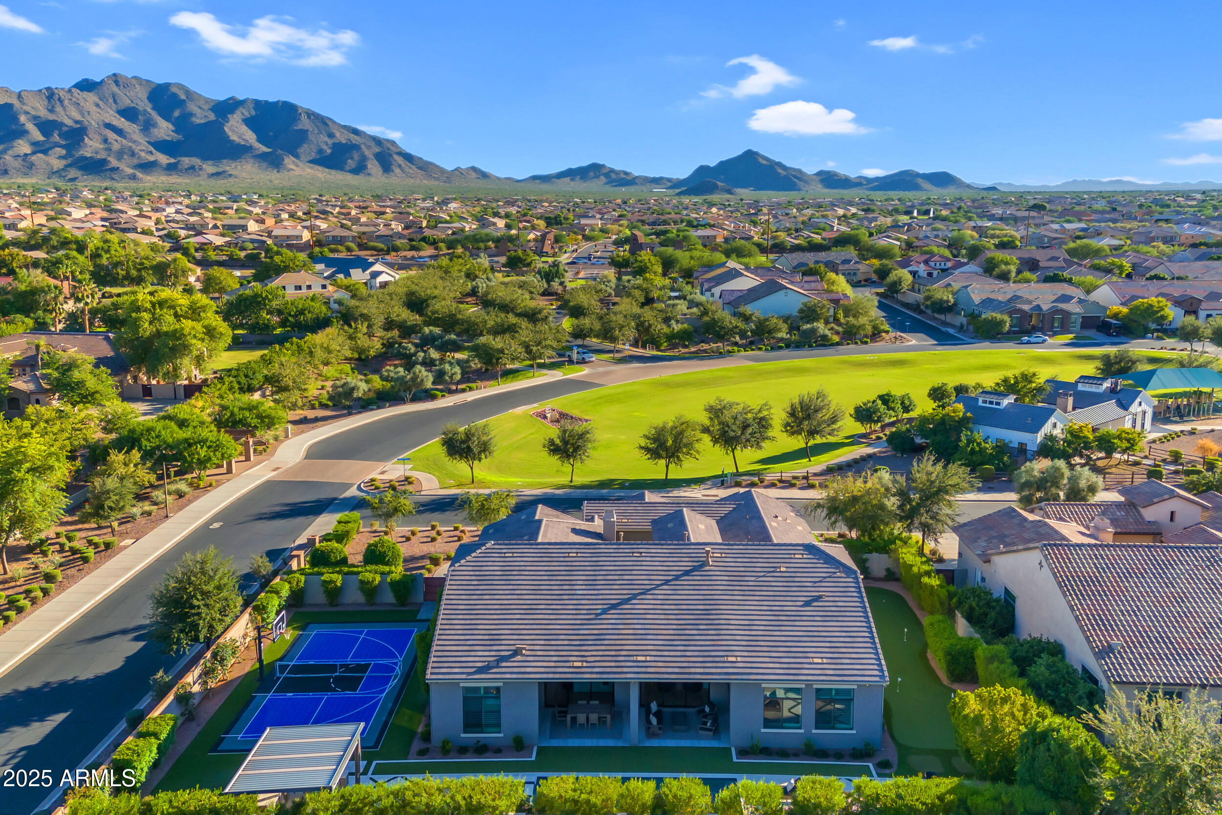 2580 E COUNTRY SHADOWS Street