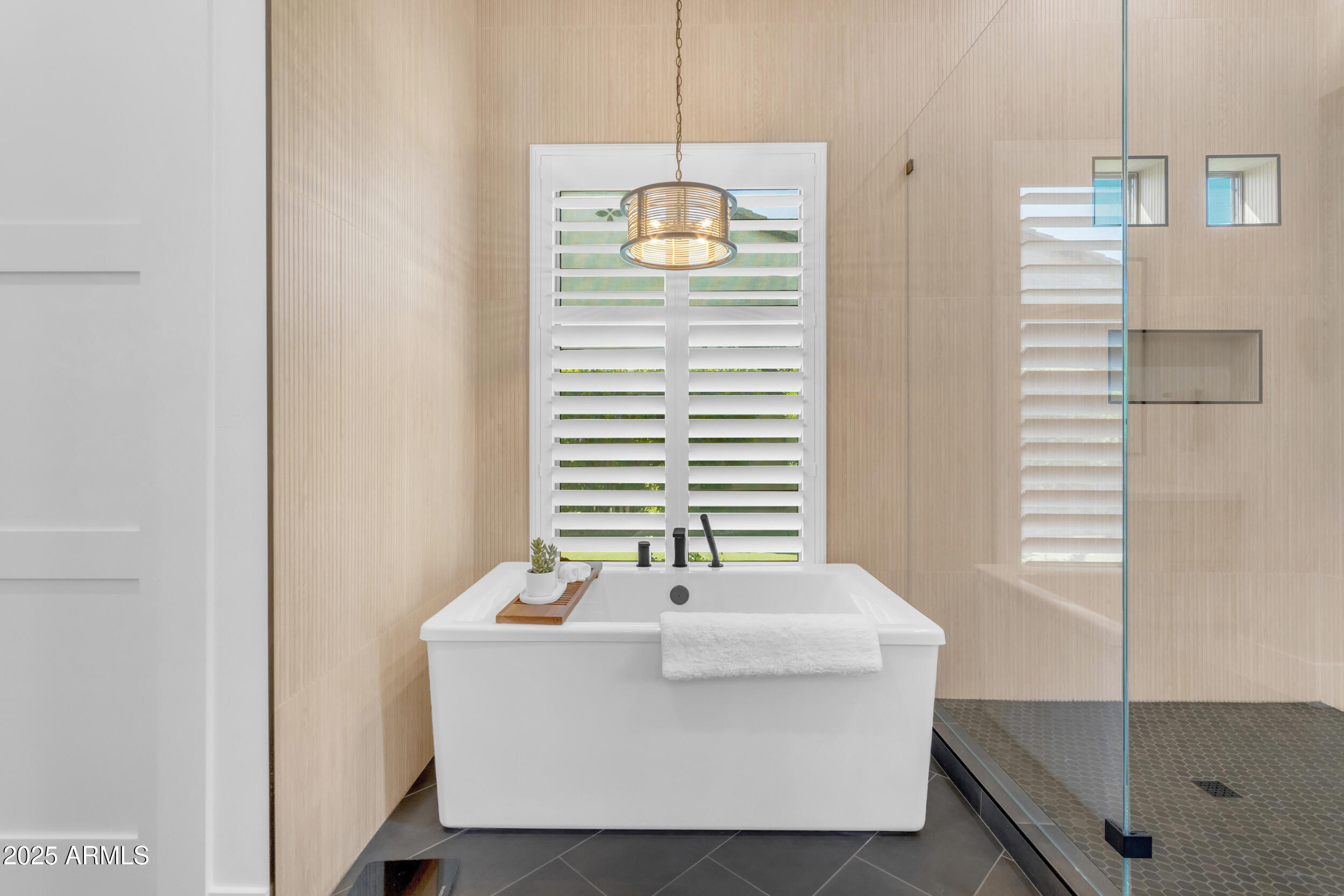 2580 E COUNTRY SHADOWS Street