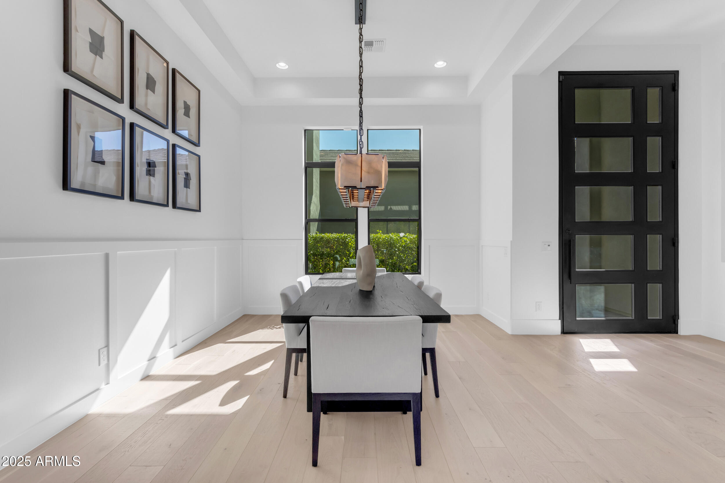 2580 E COUNTRY SHADOWS Street