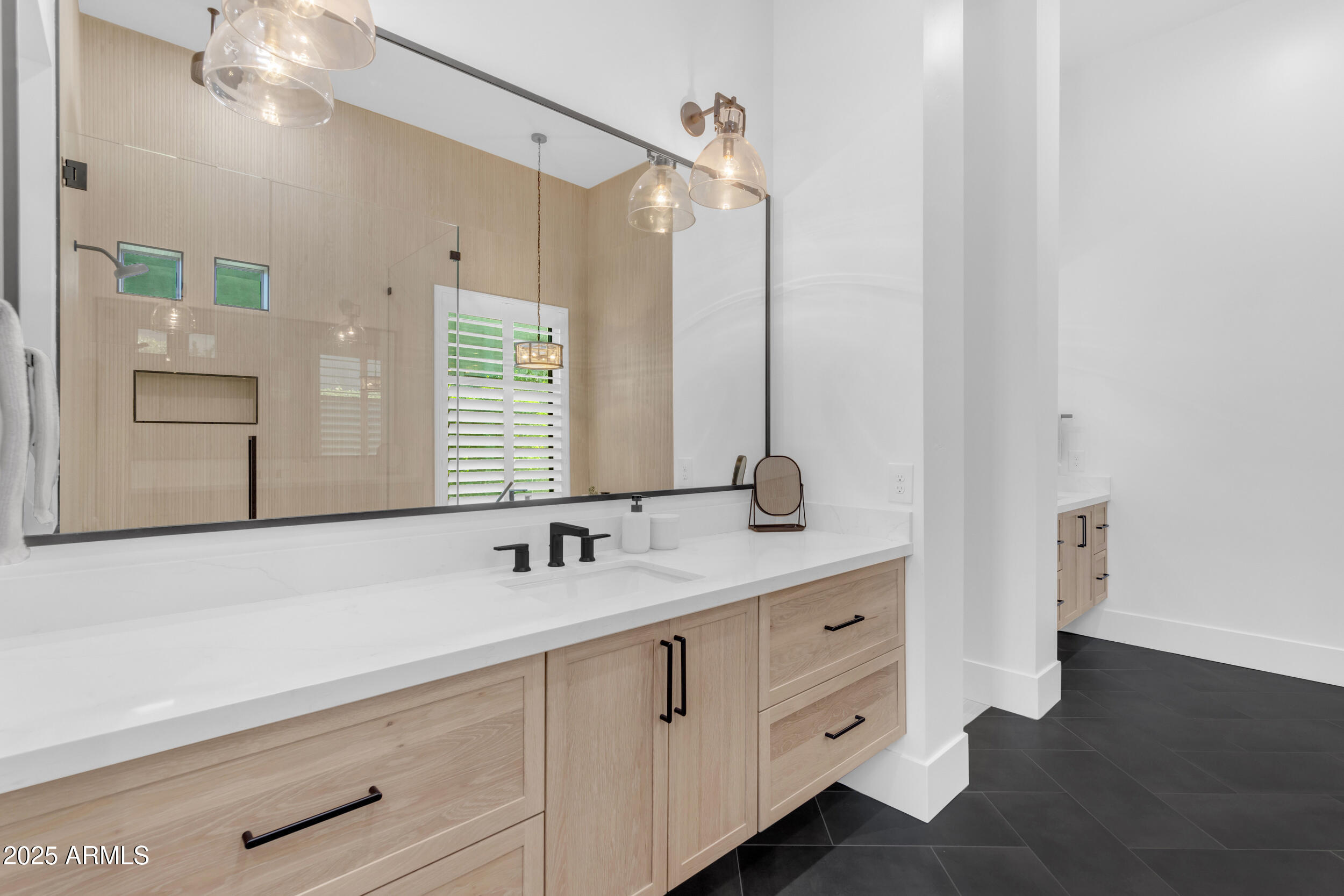 2580 E COUNTRY SHADOWS Street