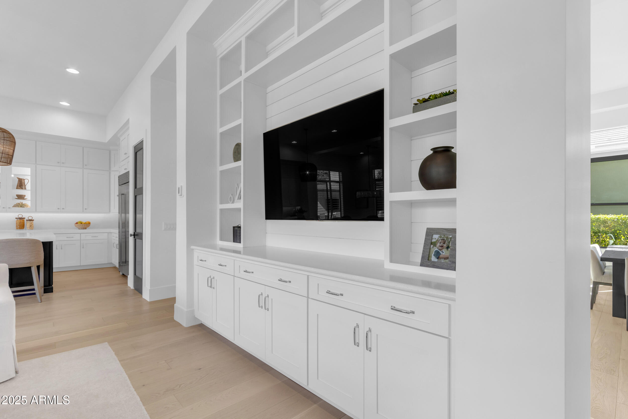 2580 E COUNTRY SHADOWS Street