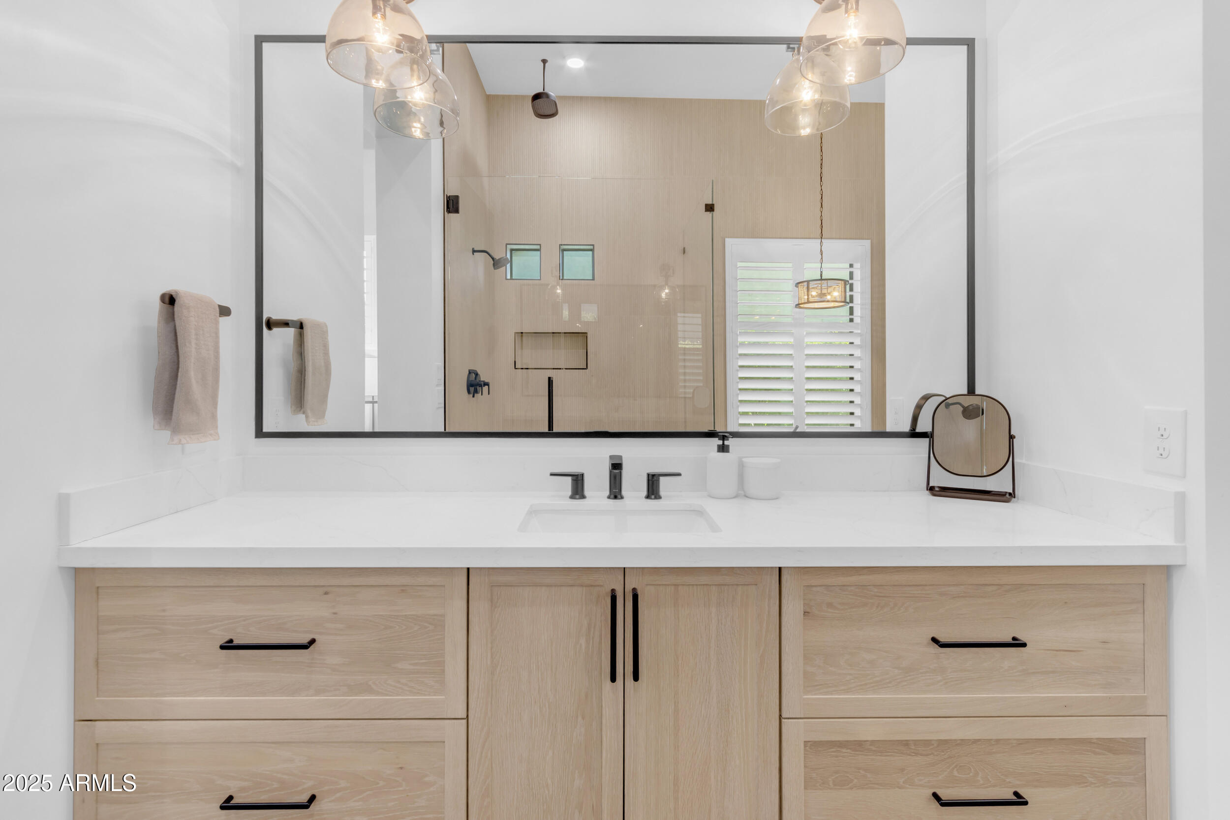 2580 E COUNTRY SHADOWS Street