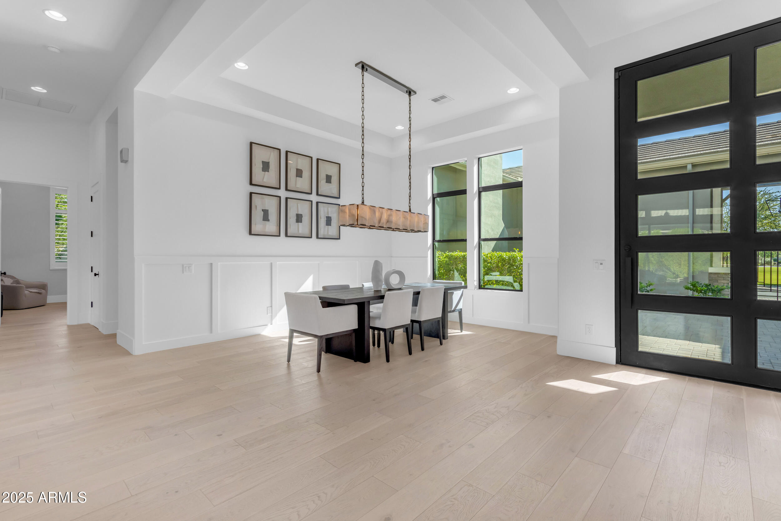 2580 E COUNTRY SHADOWS Street