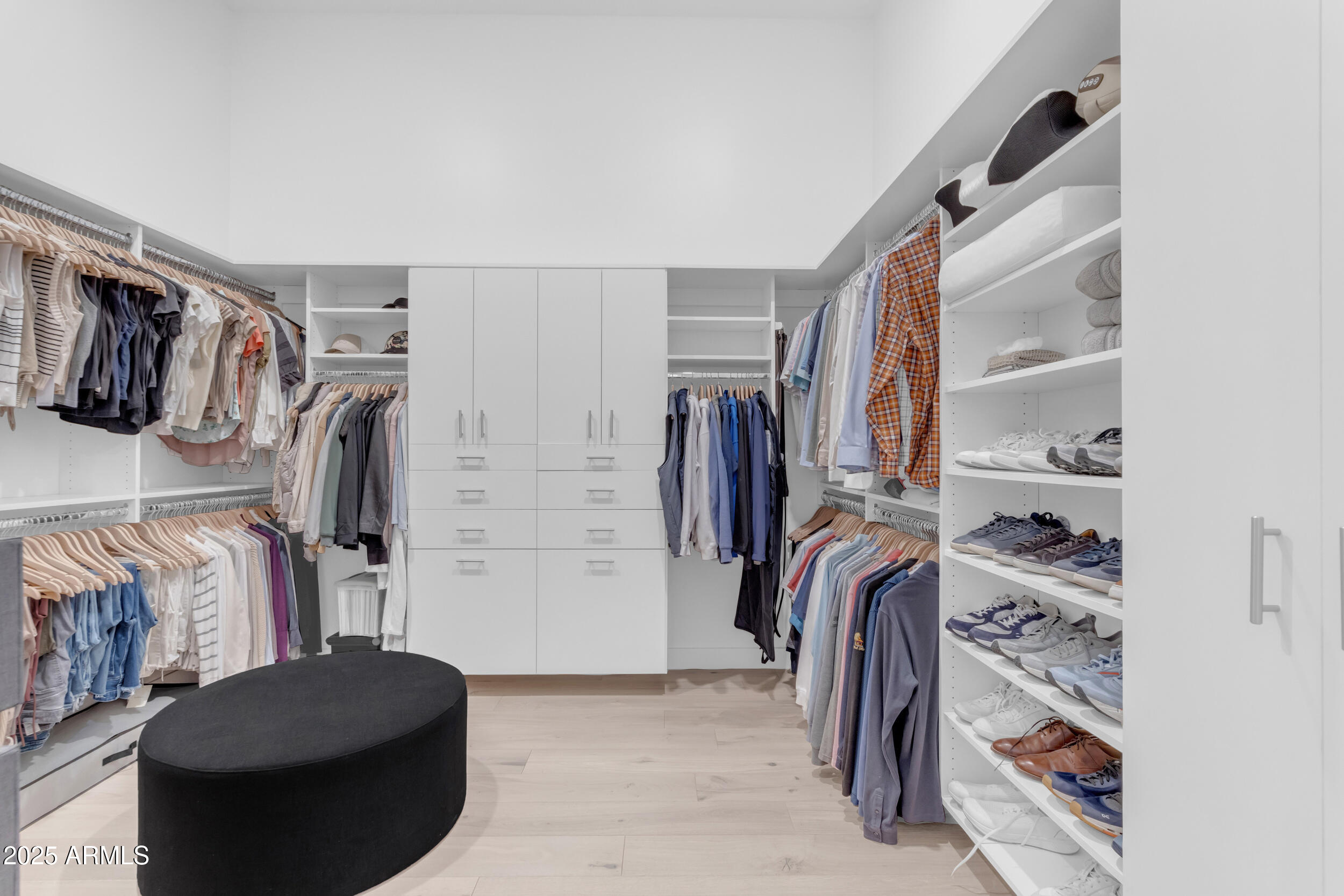 2580 E COUNTRY SHADOWS Street