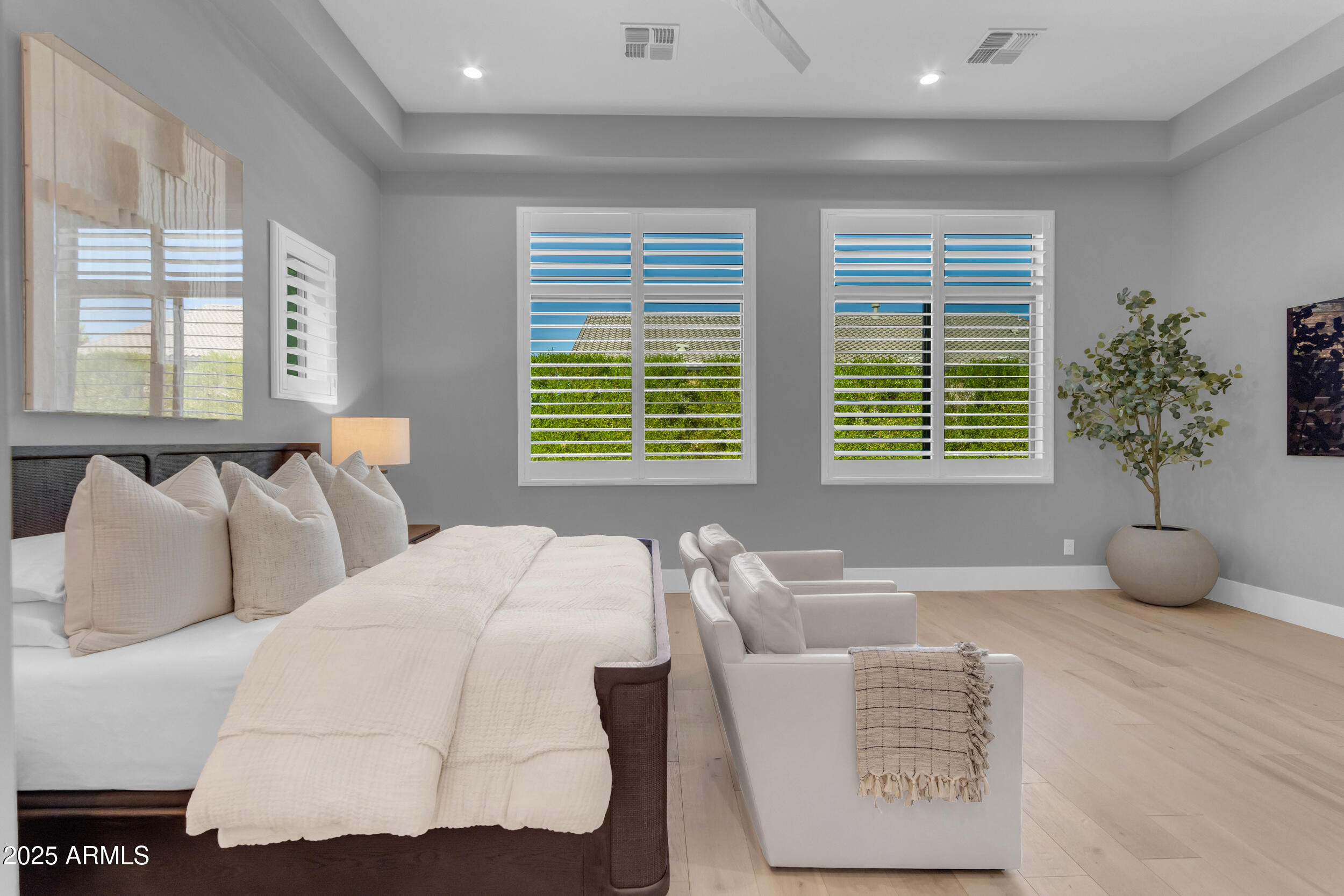 2580 E COUNTRY SHADOWS Street