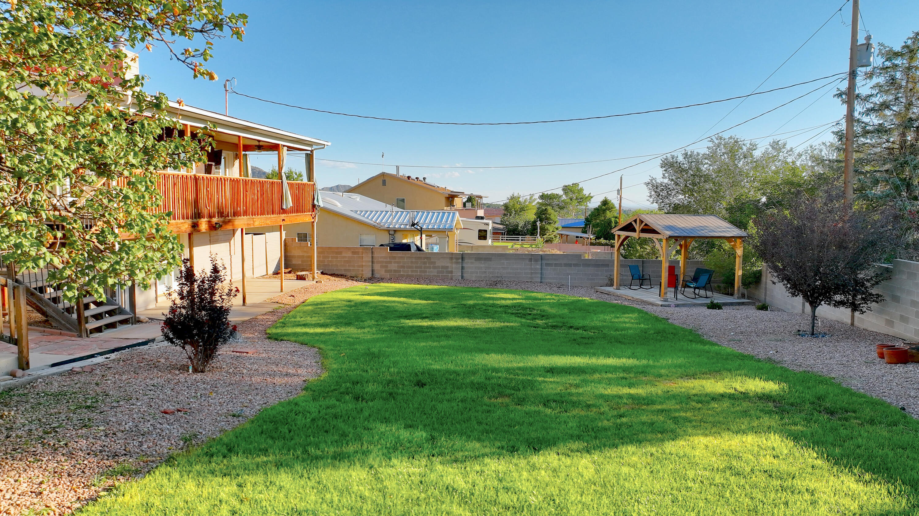 225 SHARON Drive NE