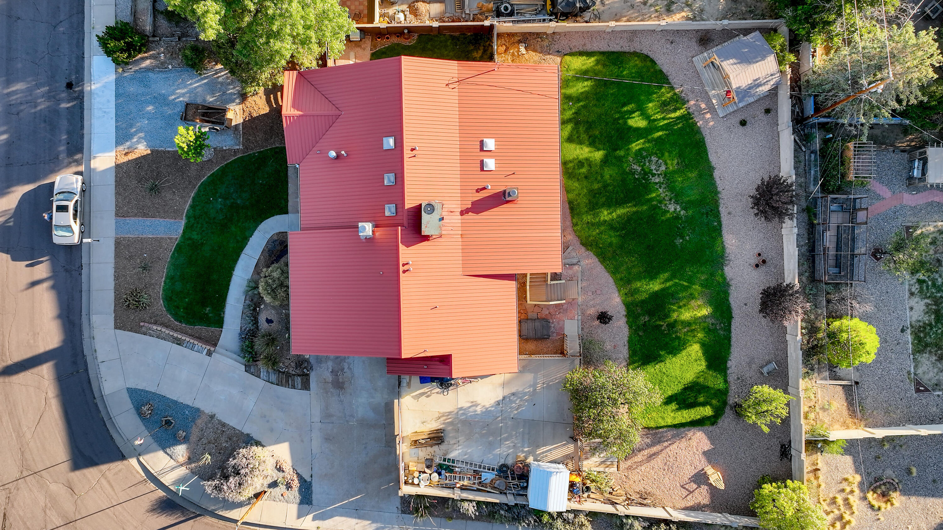225 SHARON Drive NE