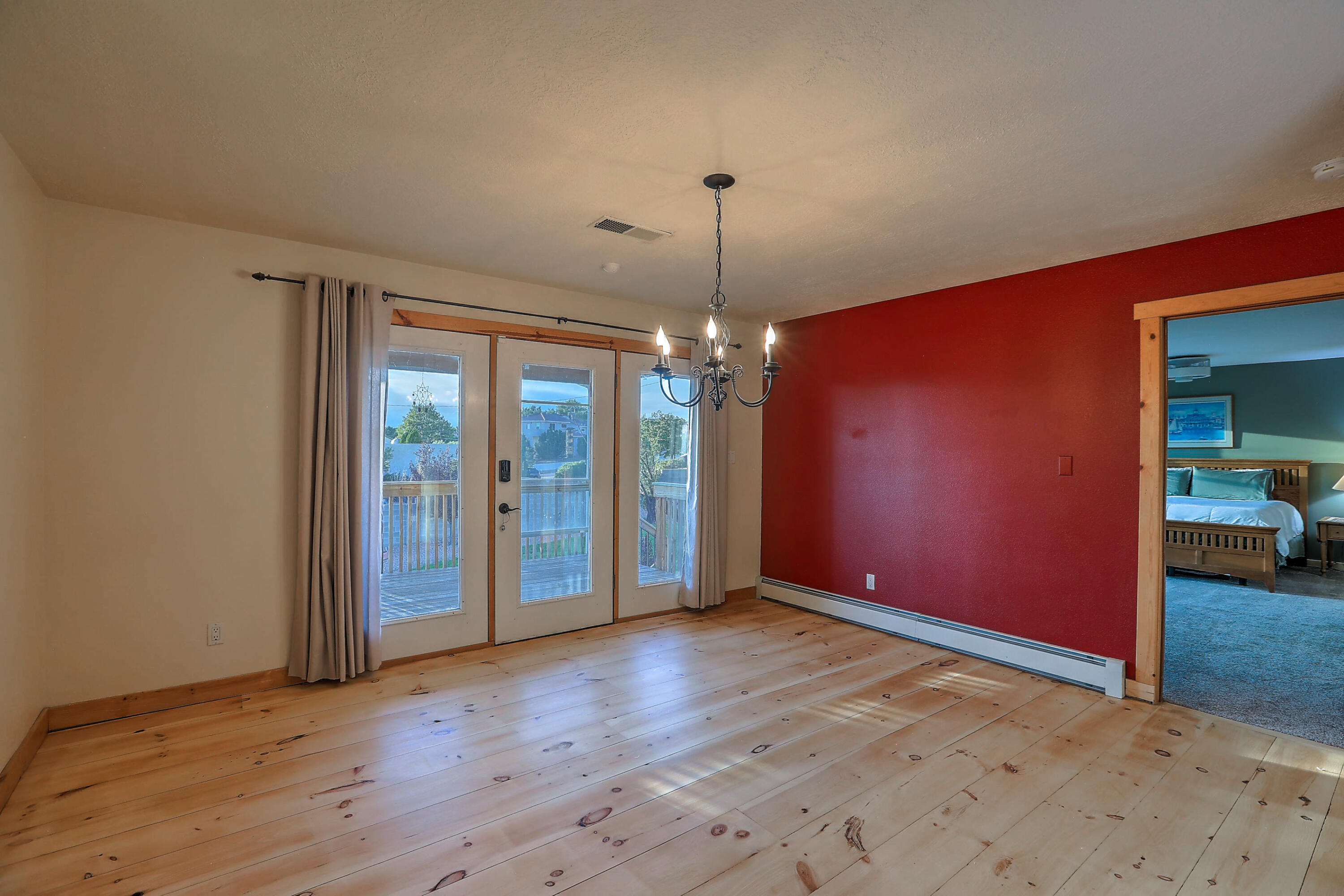 225 SHARON Drive NE