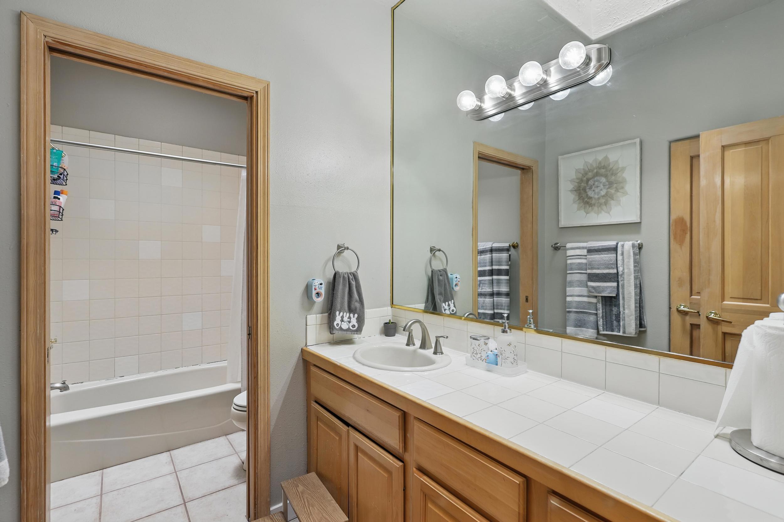 10021 WELLINGTON Drive NE