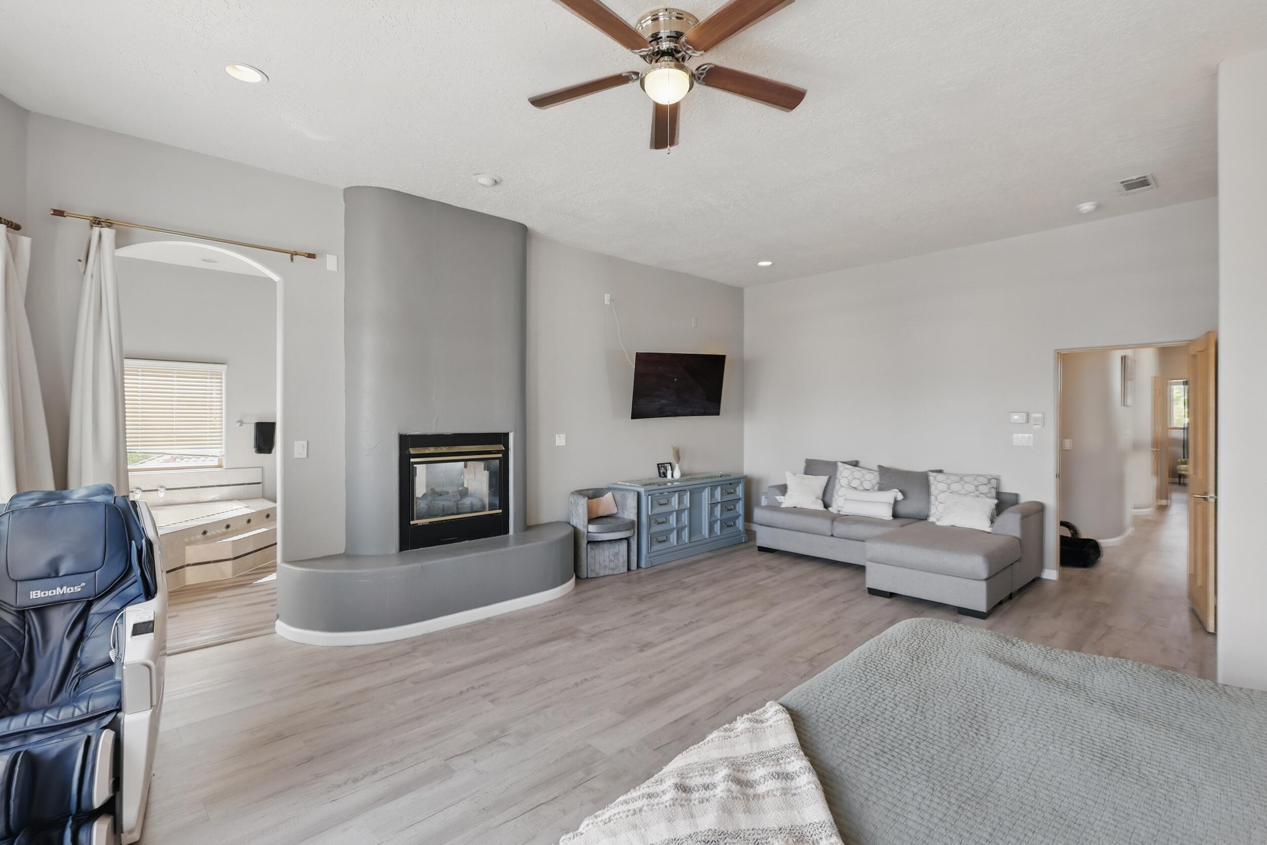 10021 WELLINGTON Drive NE