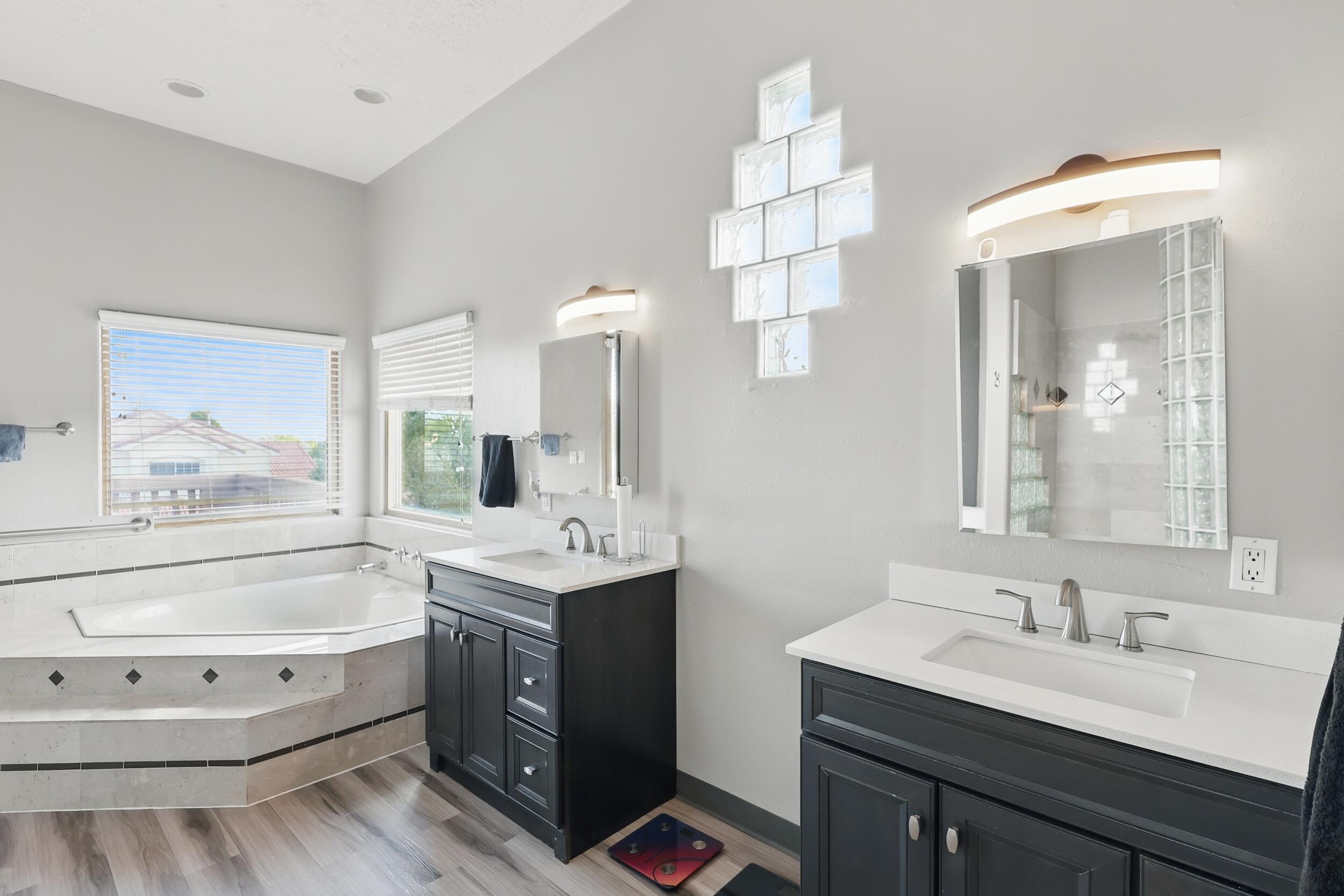 10021 WELLINGTON Drive NE