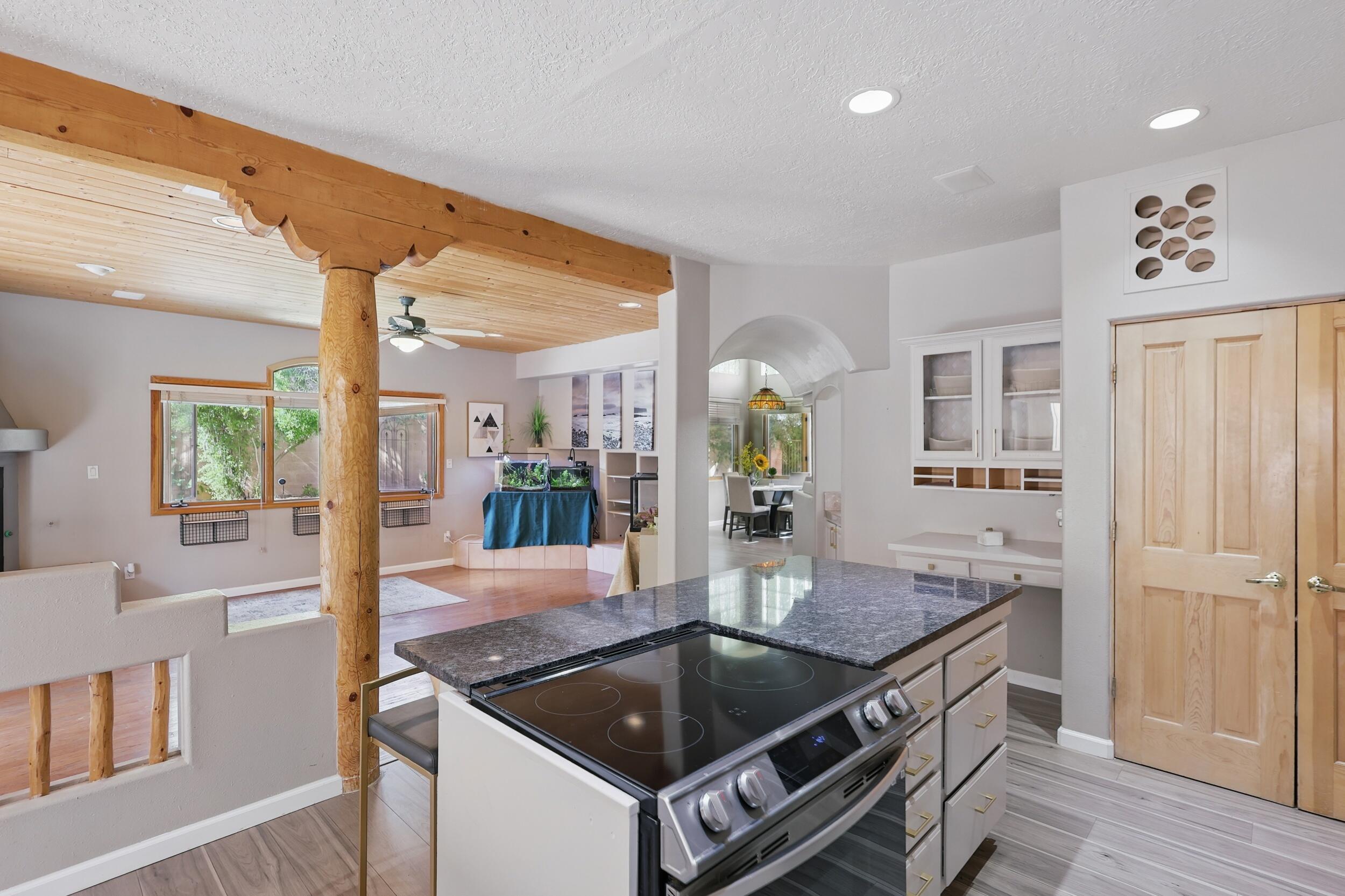 10021 WELLINGTON Drive NE