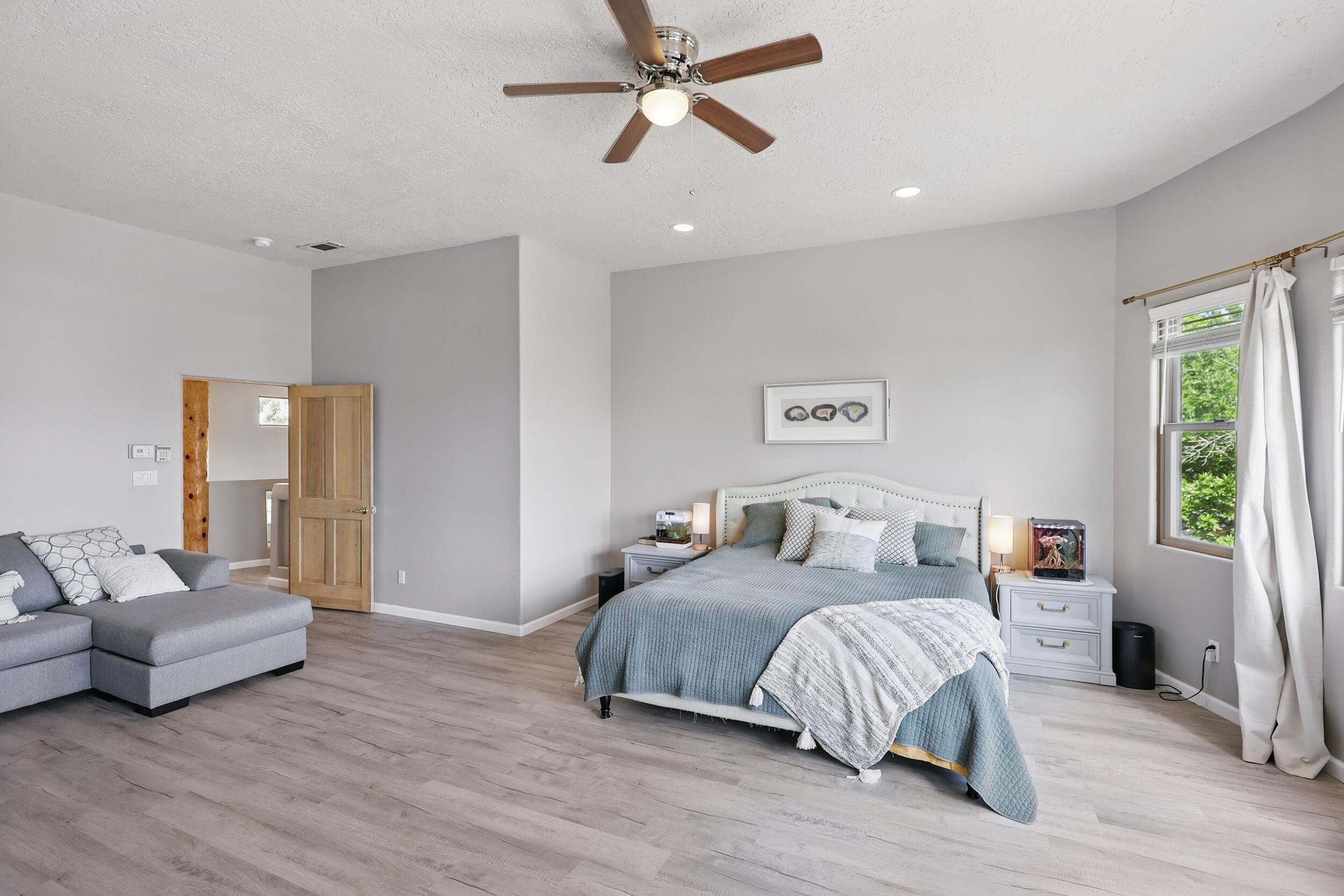 10021 WELLINGTON Drive NE