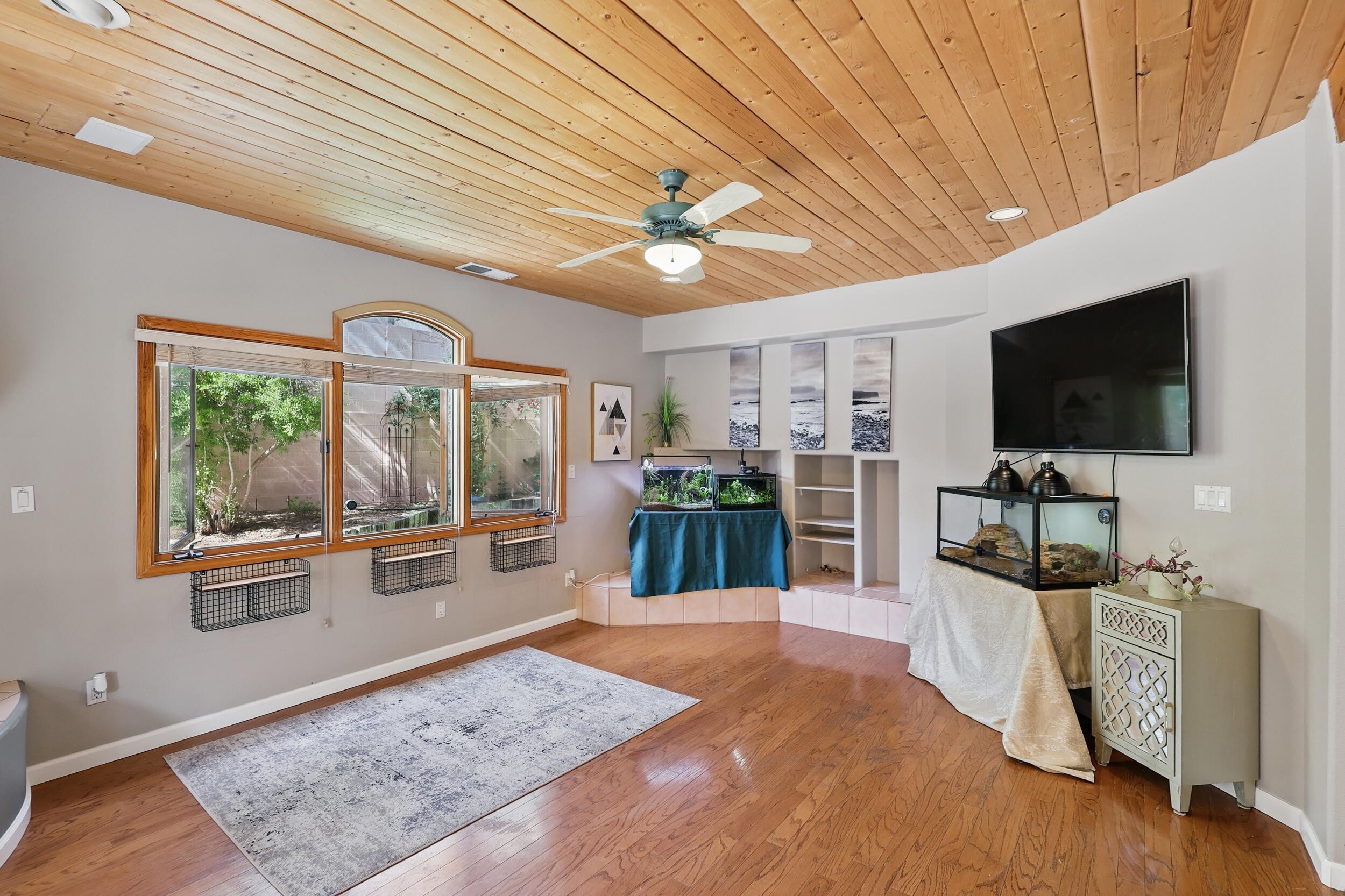 10021 WELLINGTON Drive NE