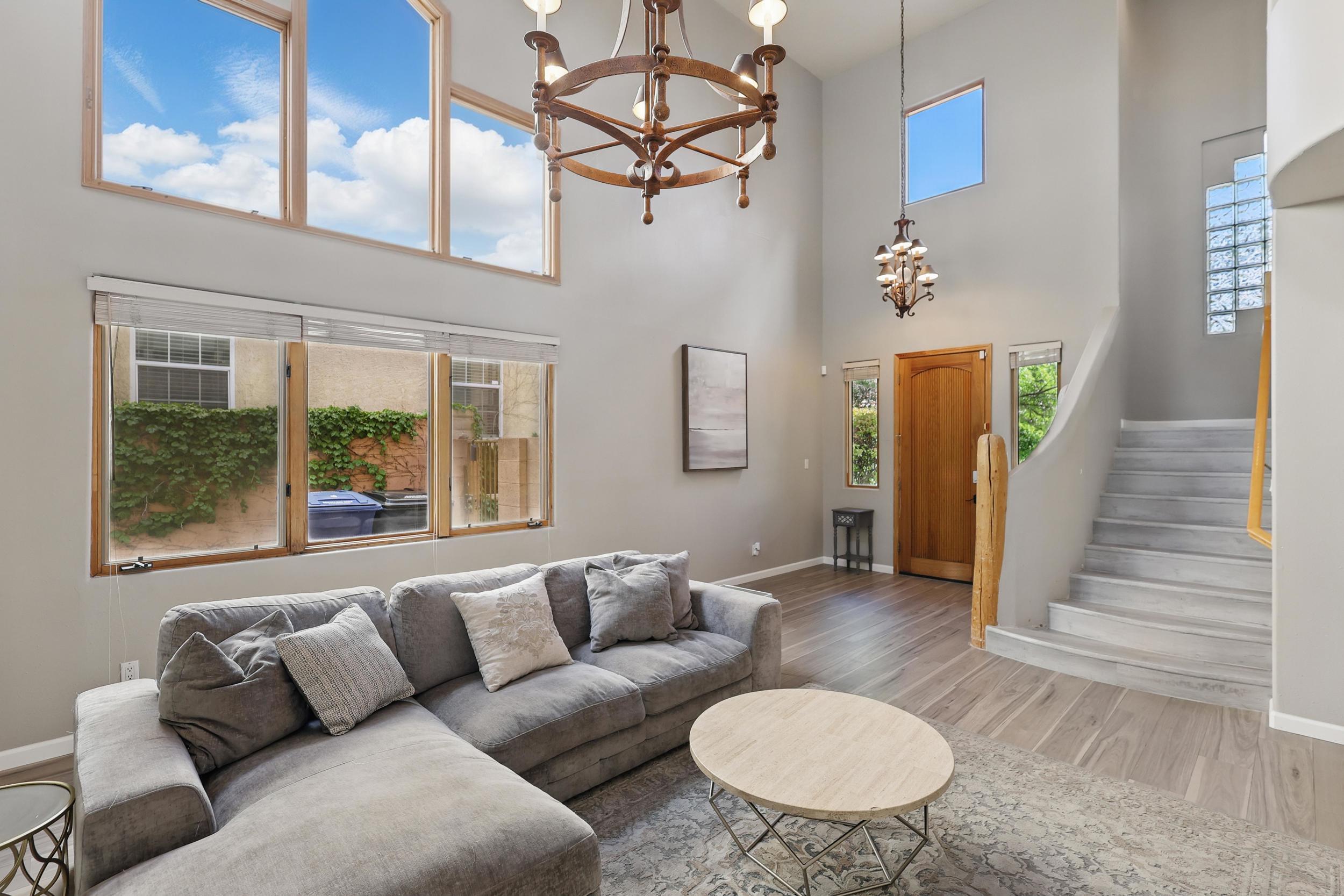 10021 WELLINGTON Drive NE