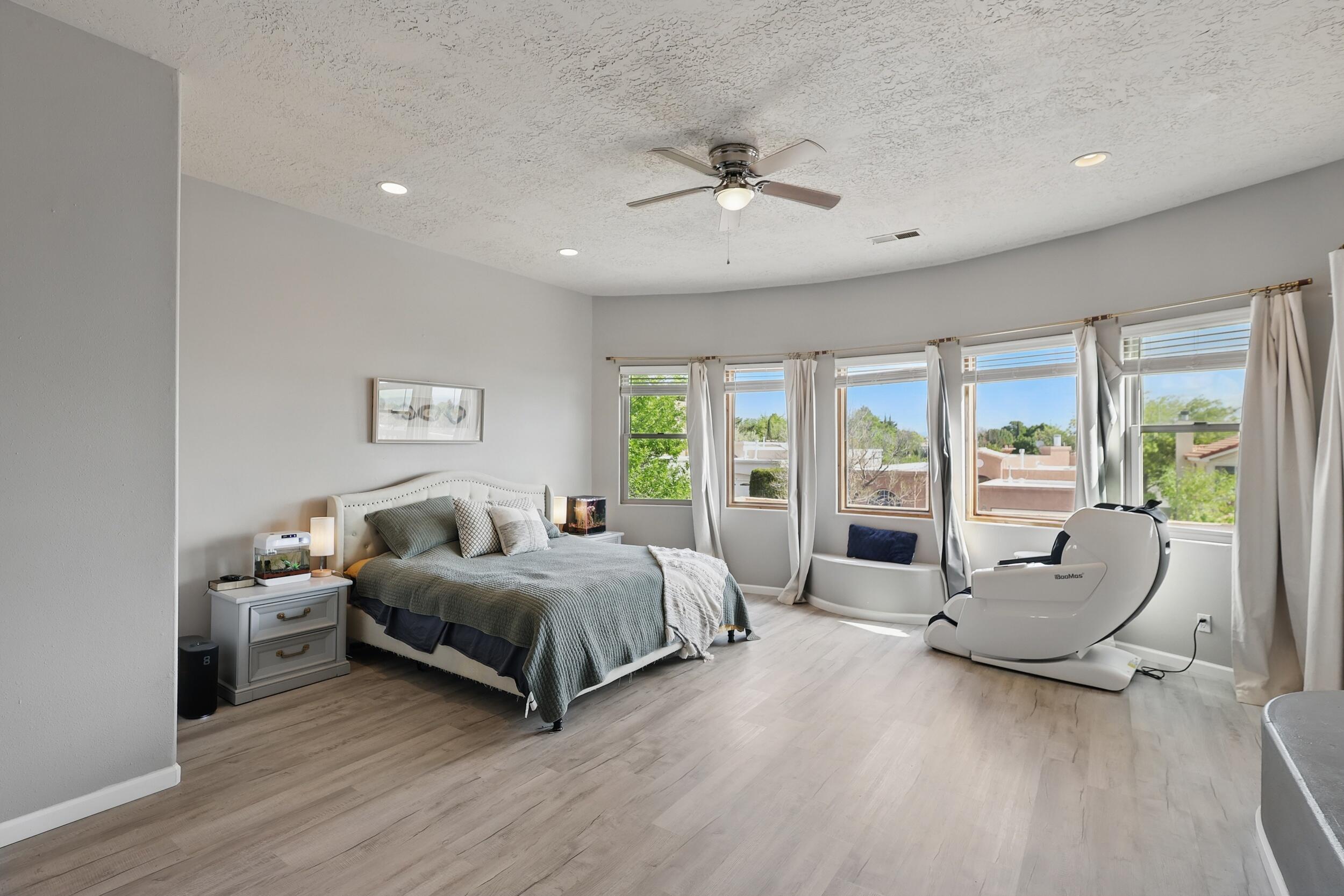 10021 WELLINGTON Drive NE