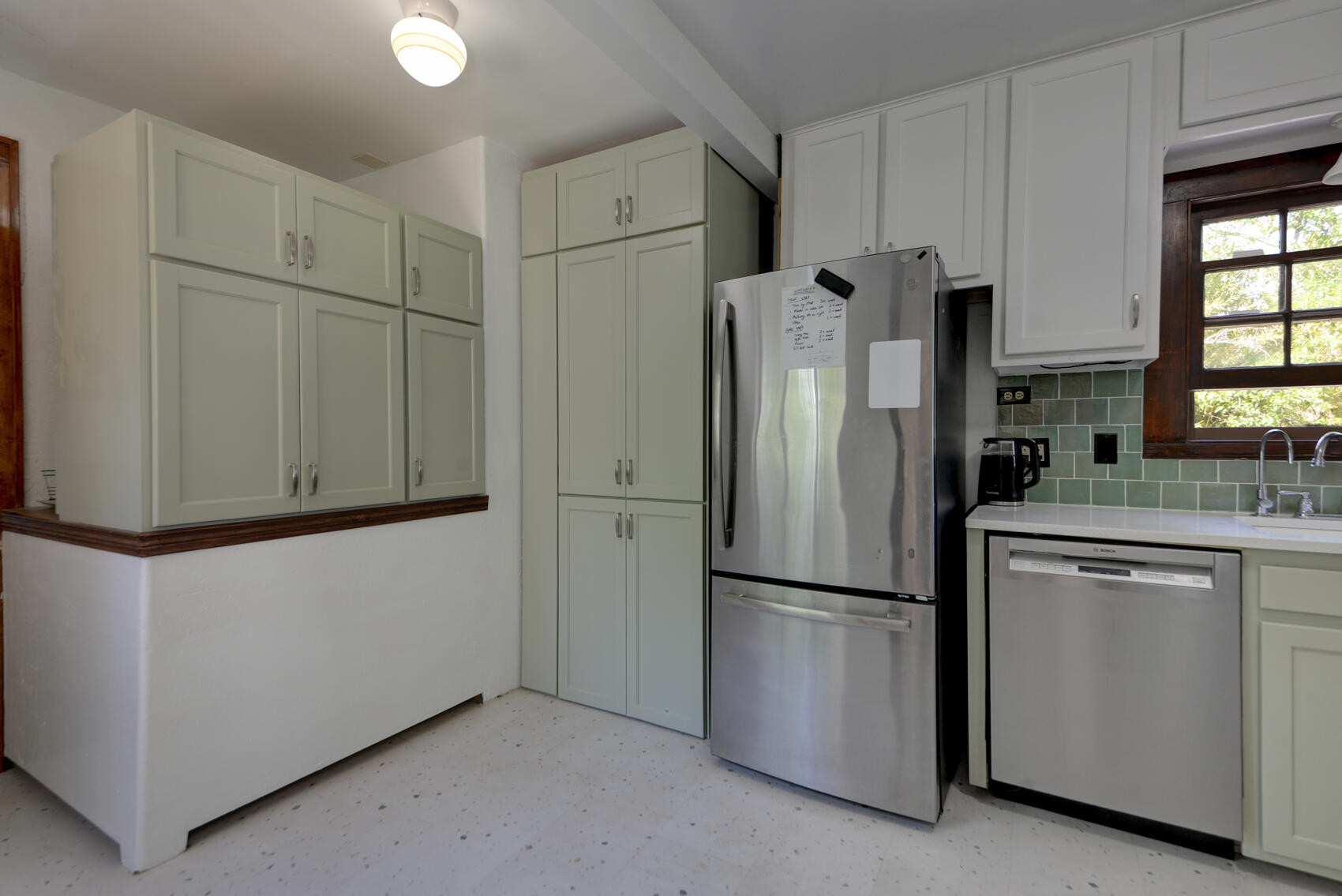 519 HERMOSA Drive NE