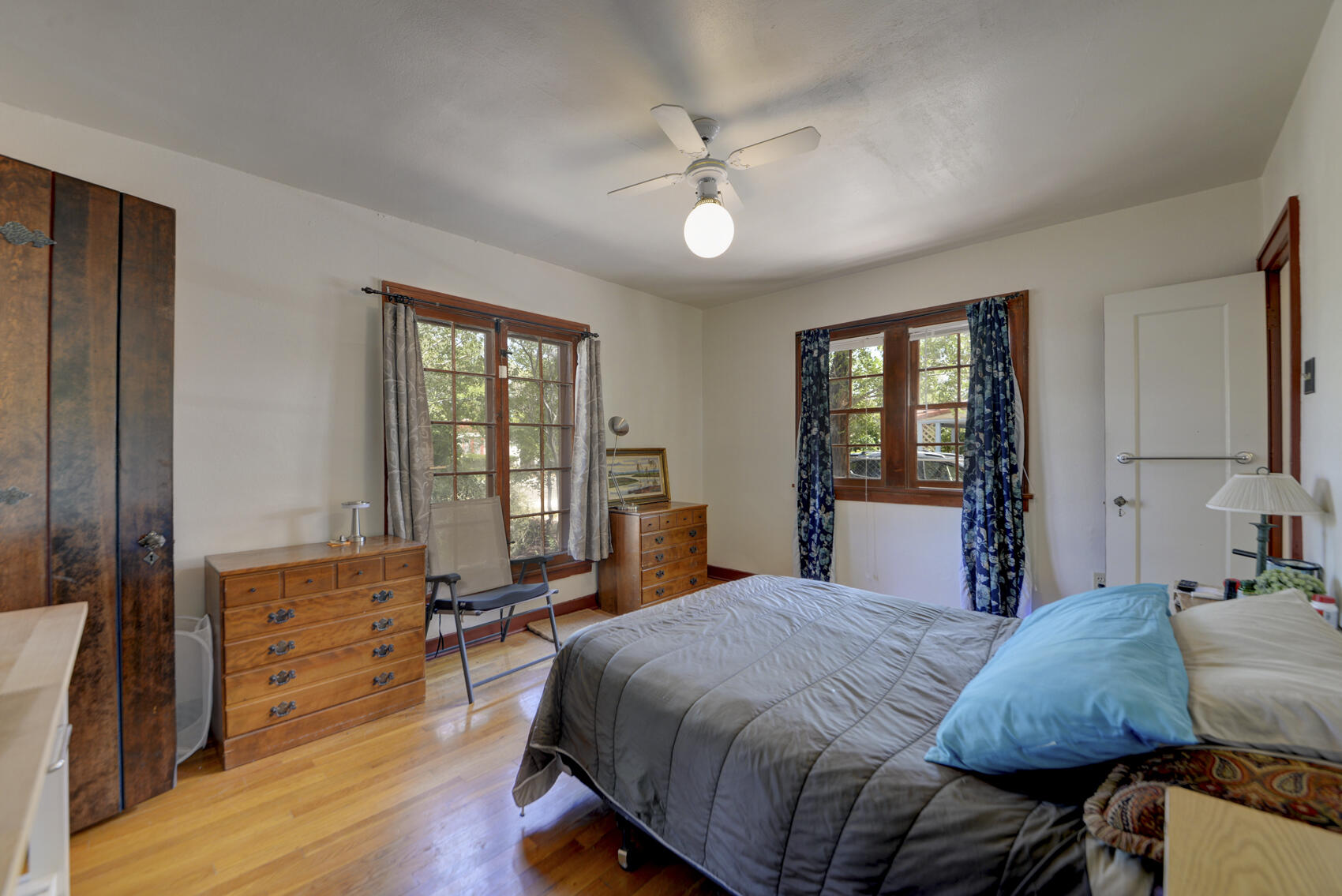 519 HERMOSA Drive NE