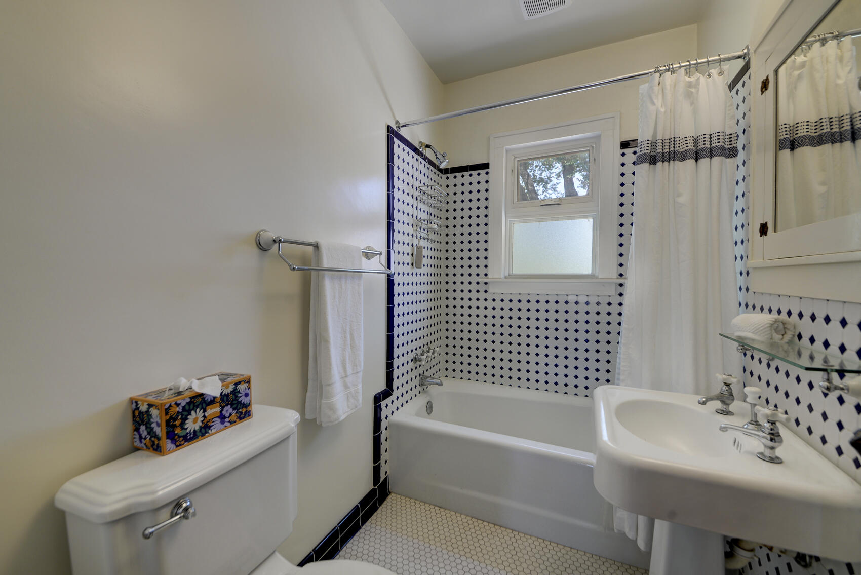 519 HERMOSA Drive NE