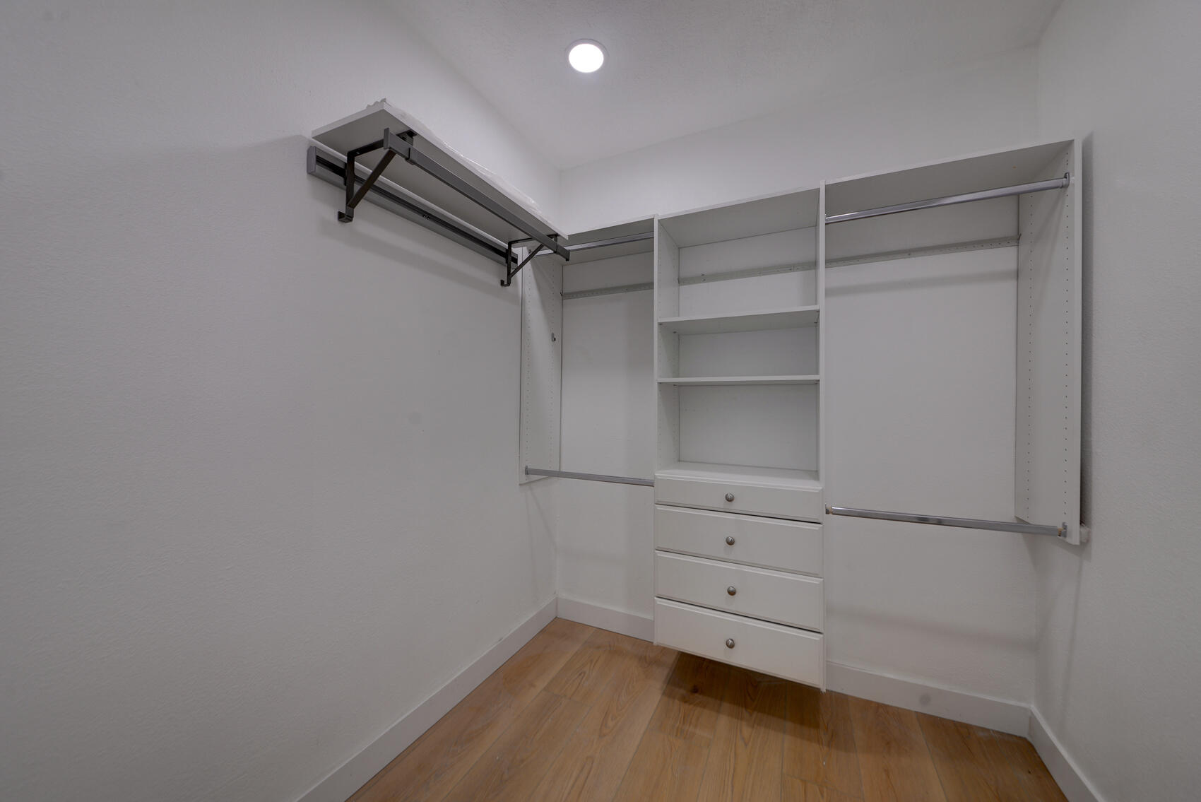 519 HERMOSA Drive NE