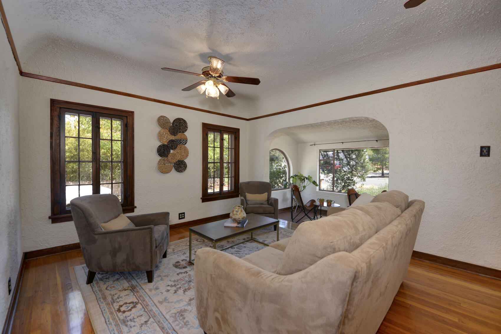 519 HERMOSA Drive NE