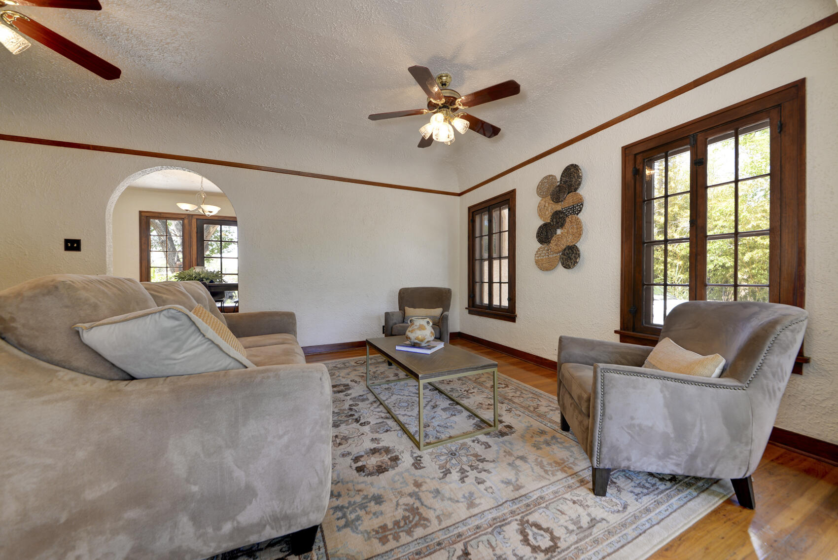 519 HERMOSA Drive NE