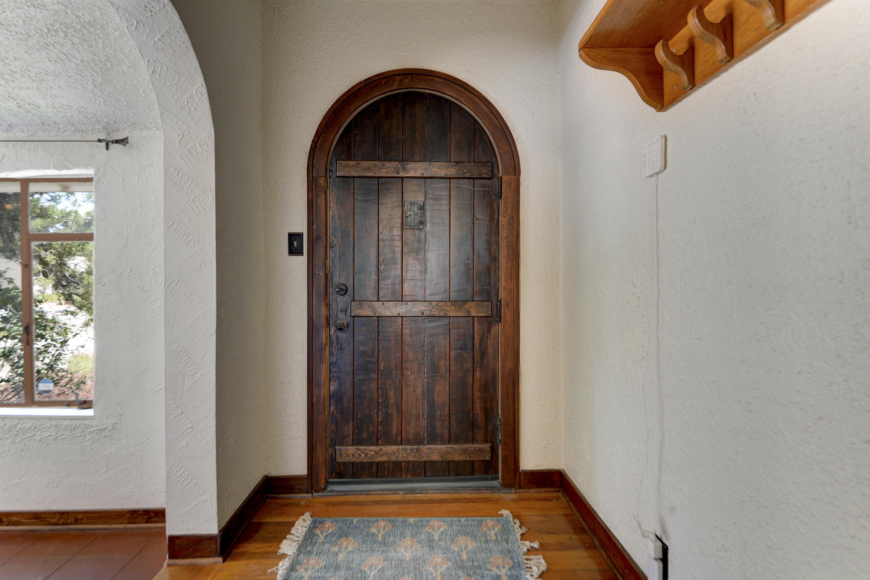 519 HERMOSA Drive NE