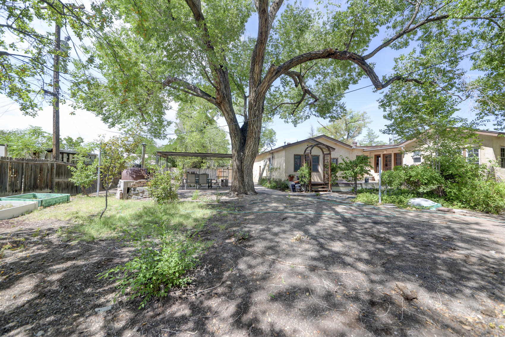 519 HERMOSA Drive NE