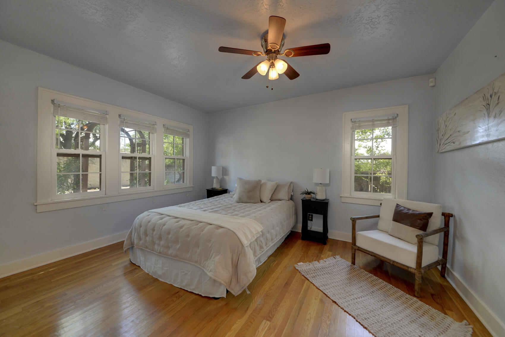 519 HERMOSA Drive NE