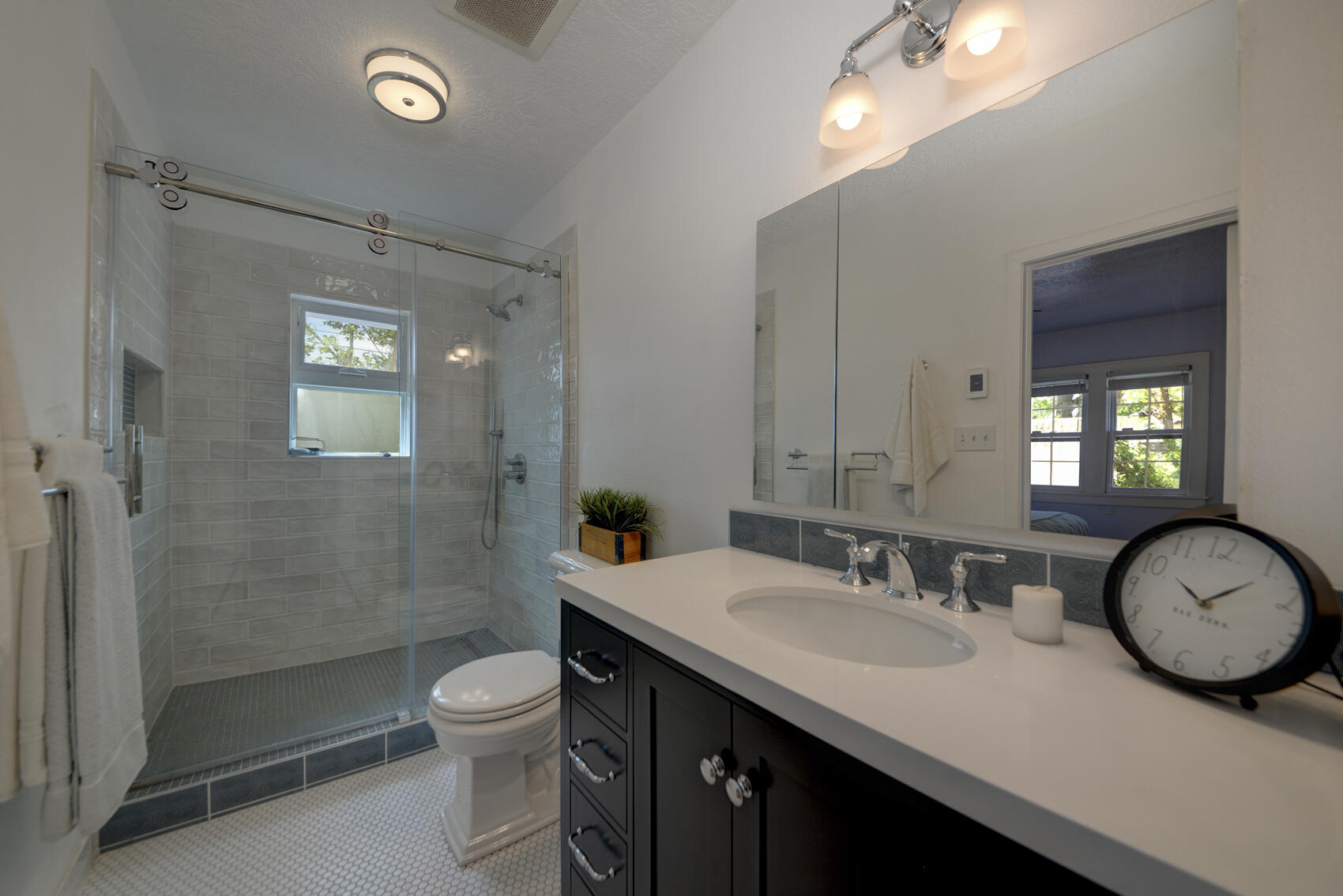 519 HERMOSA Drive NE