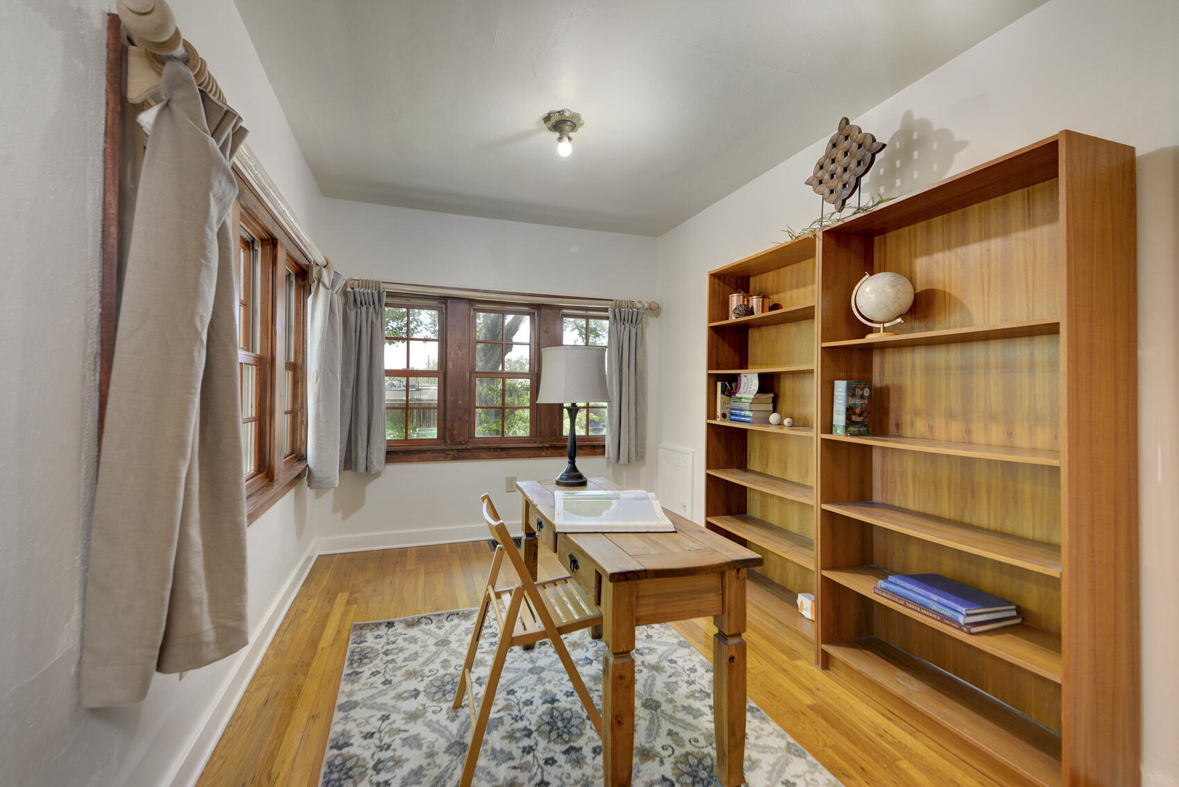 519 HERMOSA Drive NE