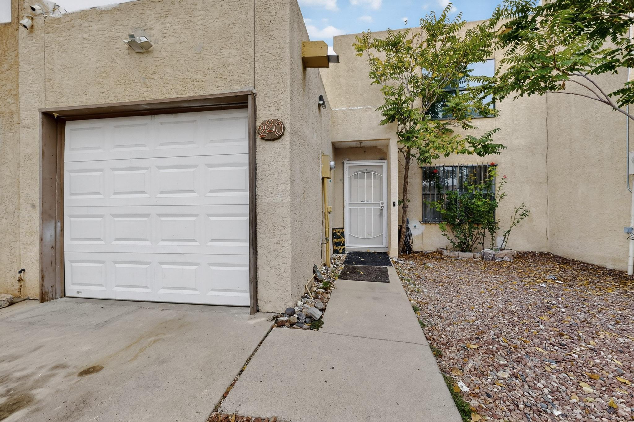 220 Shawnee Court SE