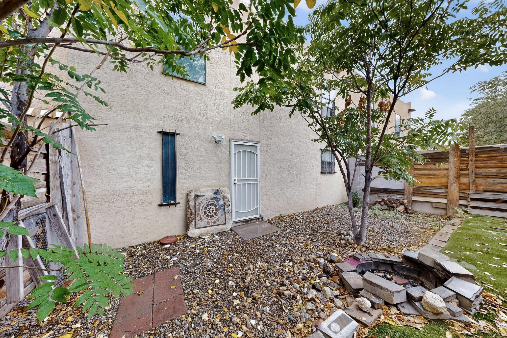 220 Shawnee Court SE