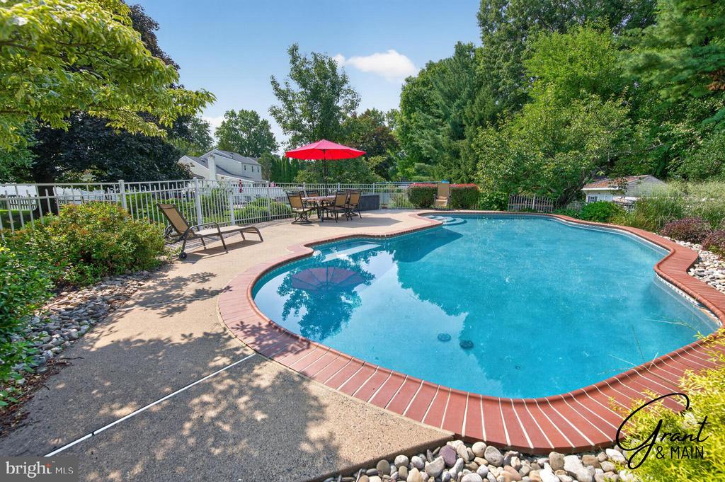 15 BLACK PINE ROAD