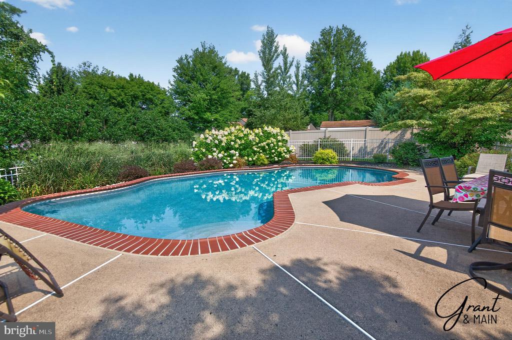 15 BLACK PINE ROAD