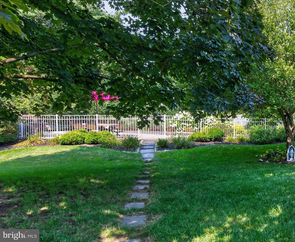 15 BLACK PINE ROAD