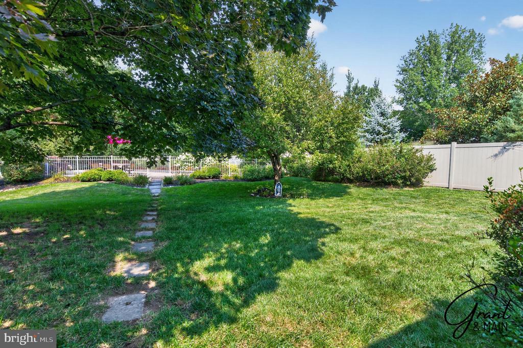 15 BLACK PINE ROAD