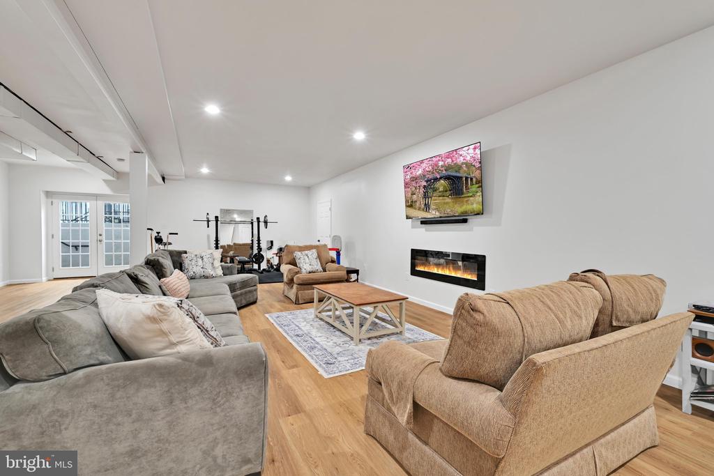 7 DENISE DRIVE