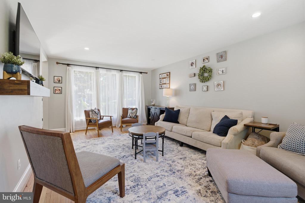 506 HARRIET LANE