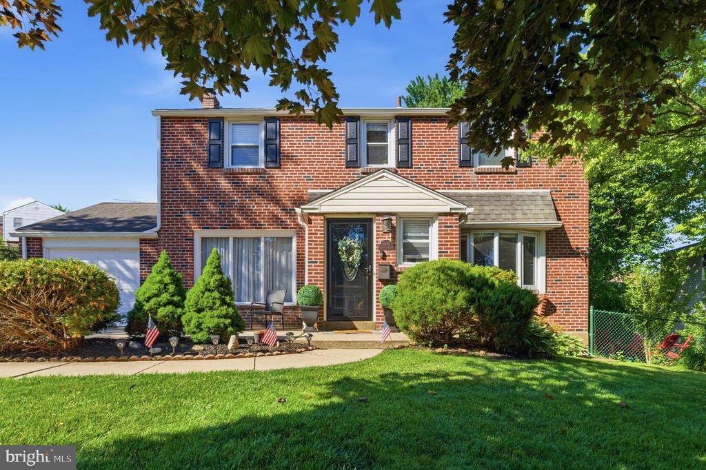506 HARRIET LANE