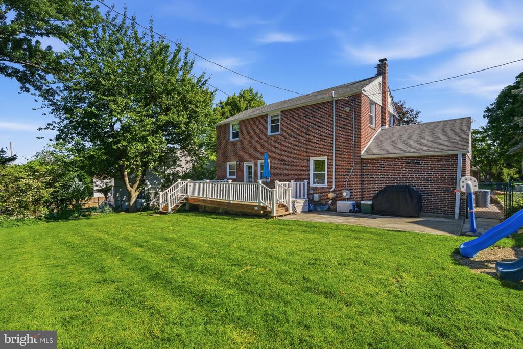 506 HARRIET LANE