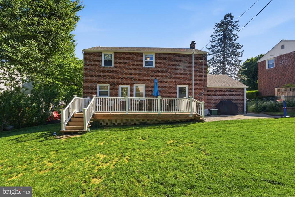 506 HARRIET LANE